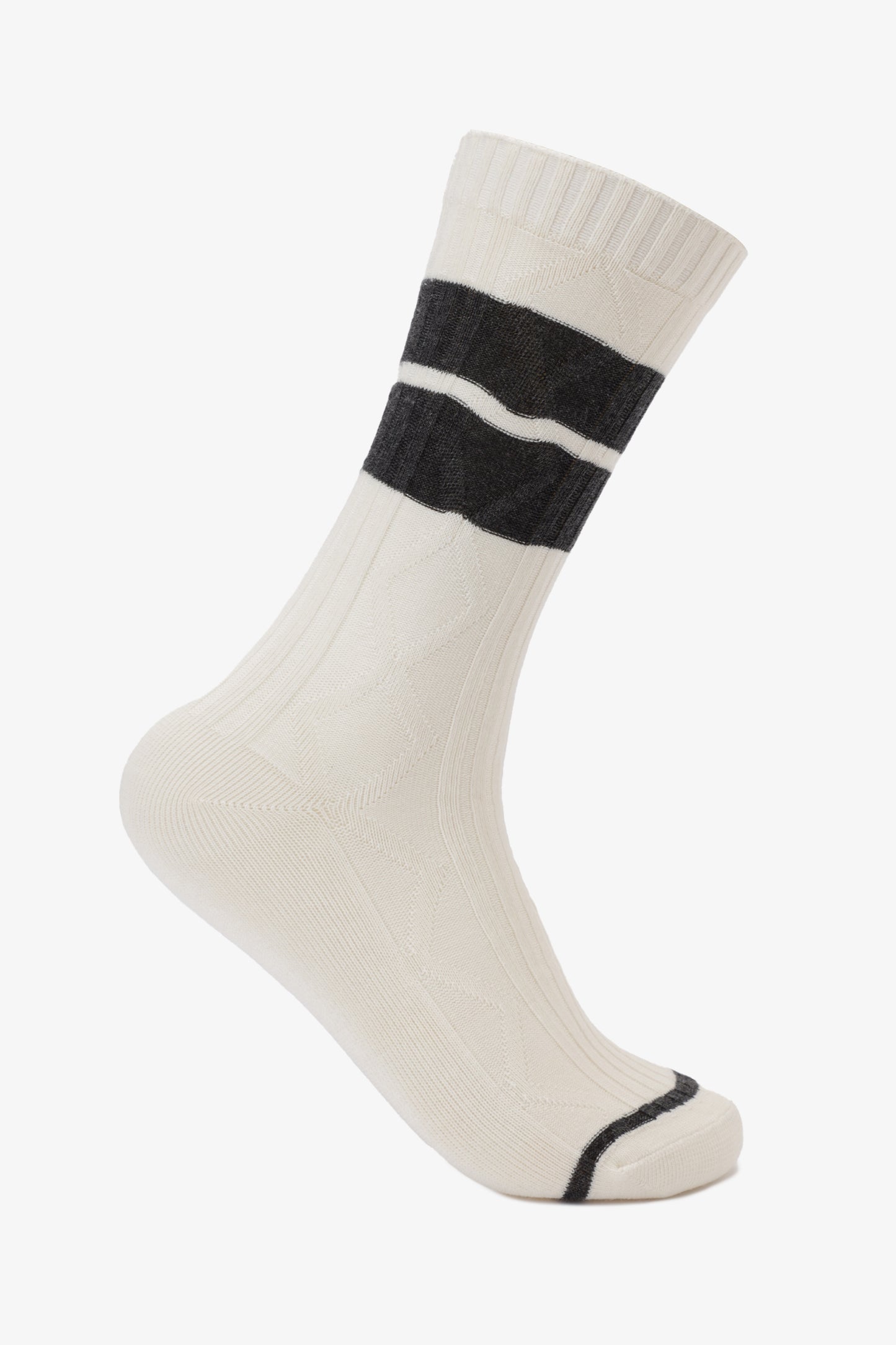 شرابات طويلة بنقشة كابل