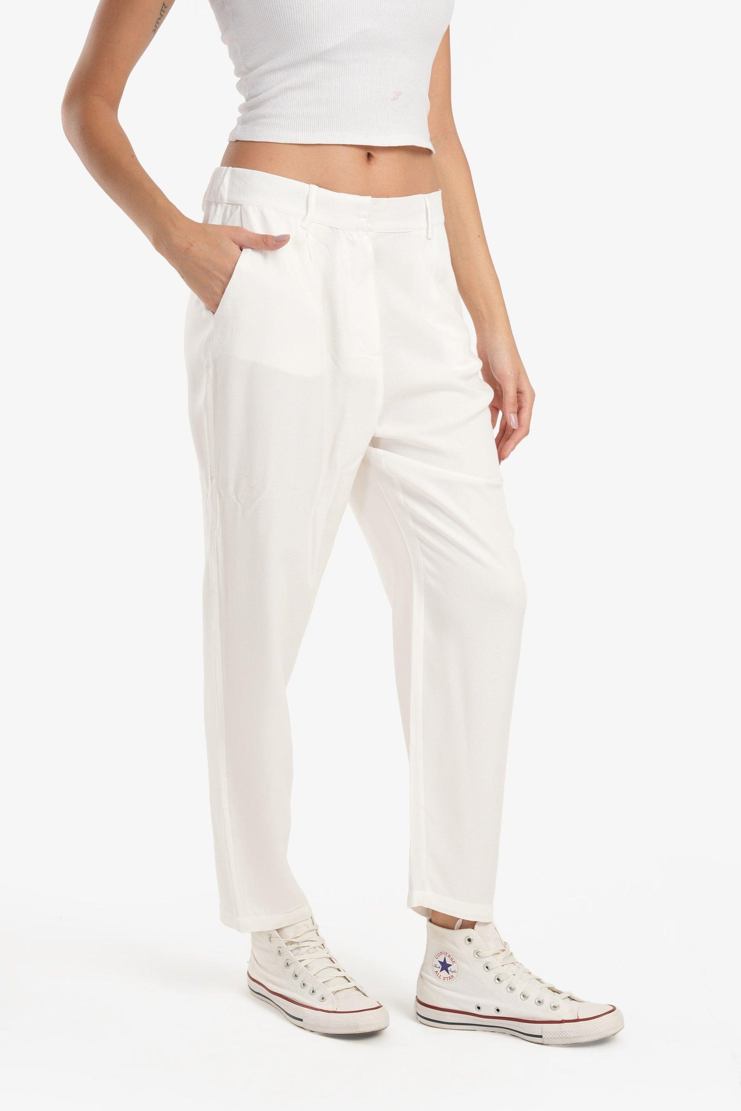 بنطلون بقصة كاروت أنيق