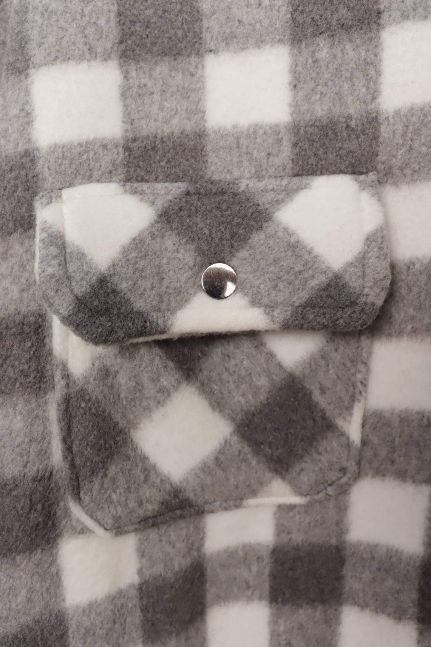 قميص شتوي بنقشة مربعة مع أزرار