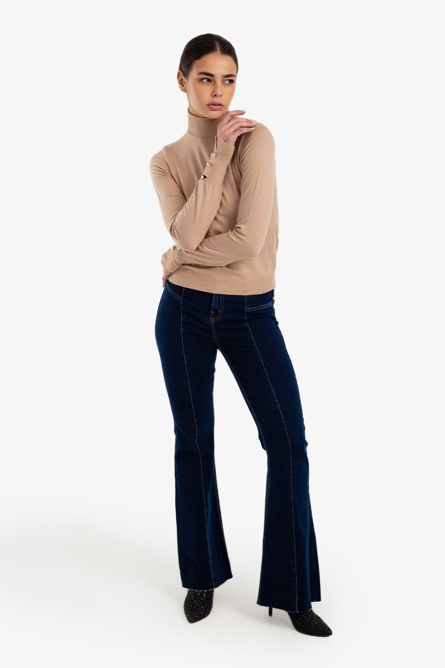 Stitched Buttoned Slim Pullover