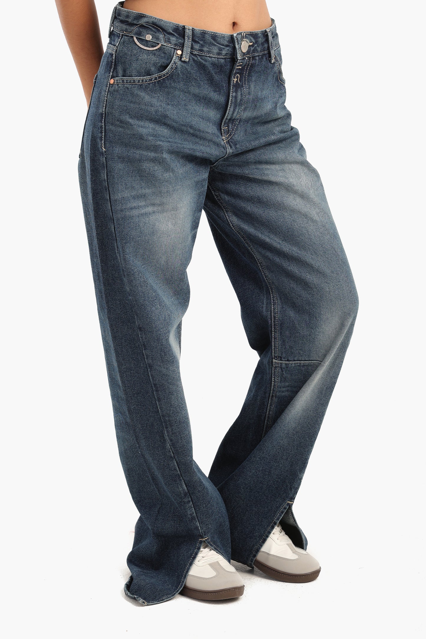 Front Slits Jeans