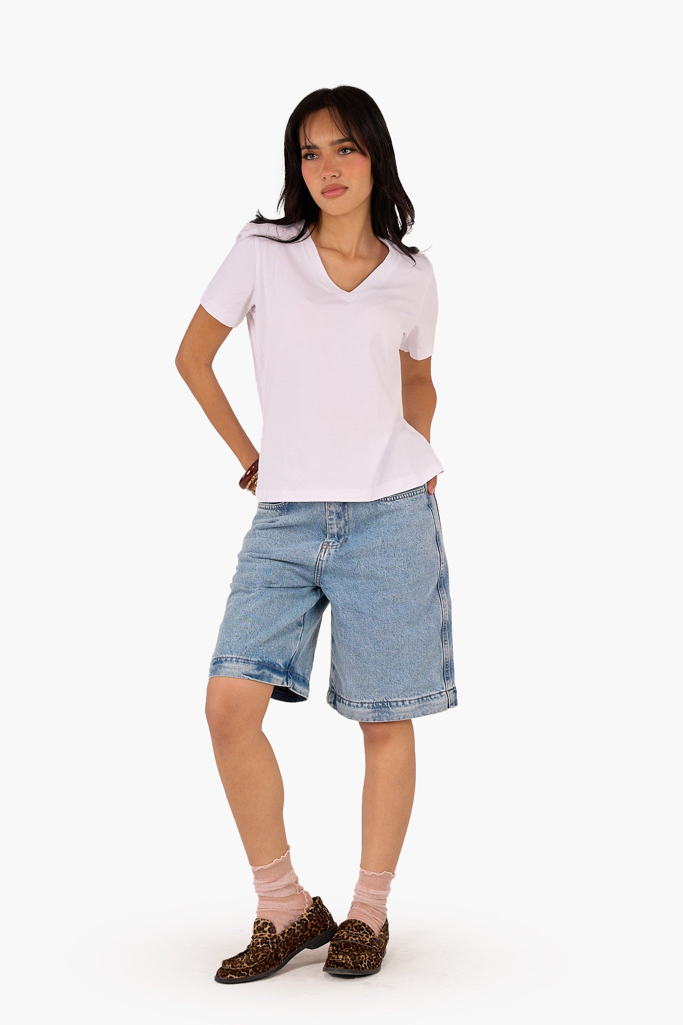 تيشيرت قطن برقبة V