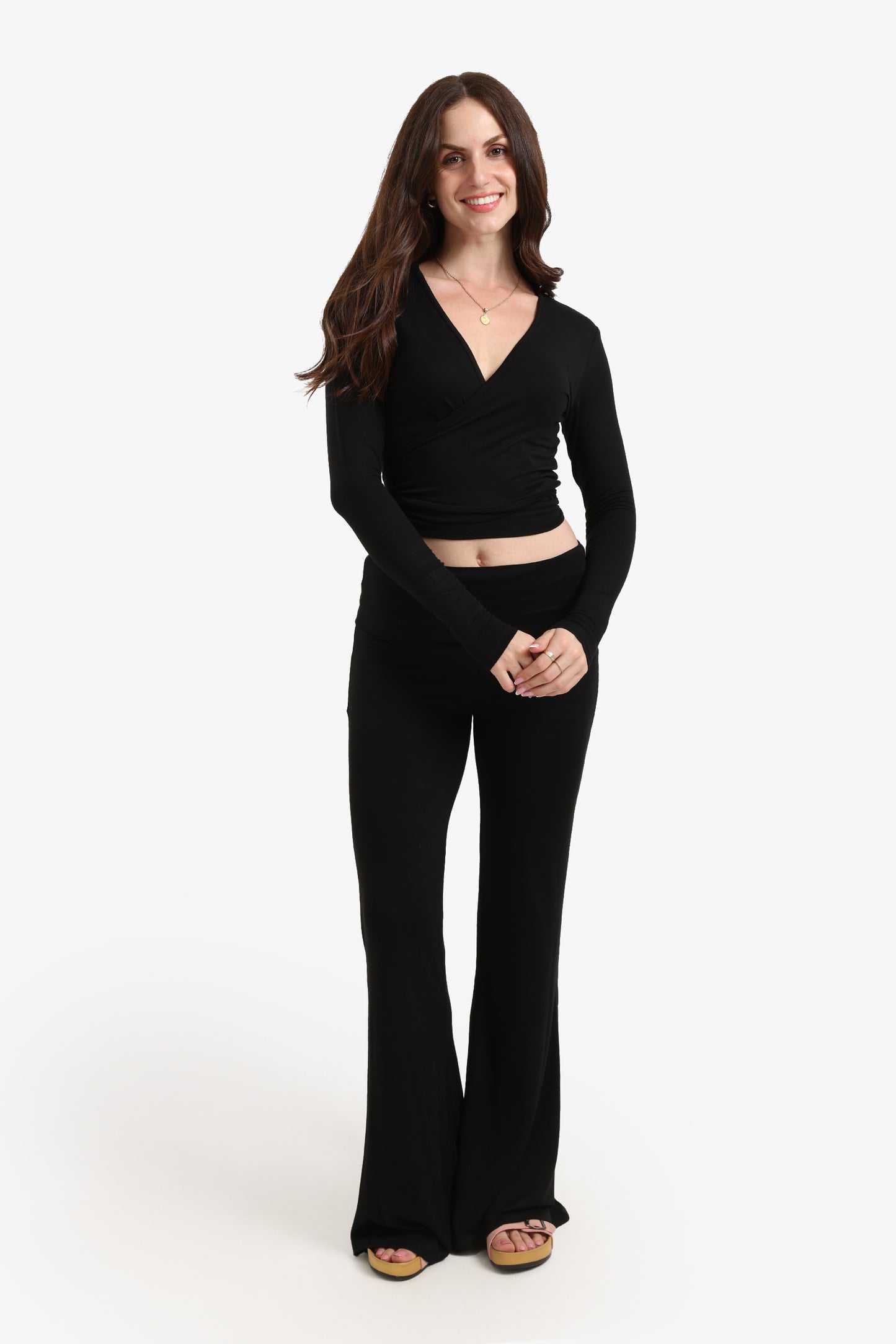 بنطلون مريح بخصر مطاطي.