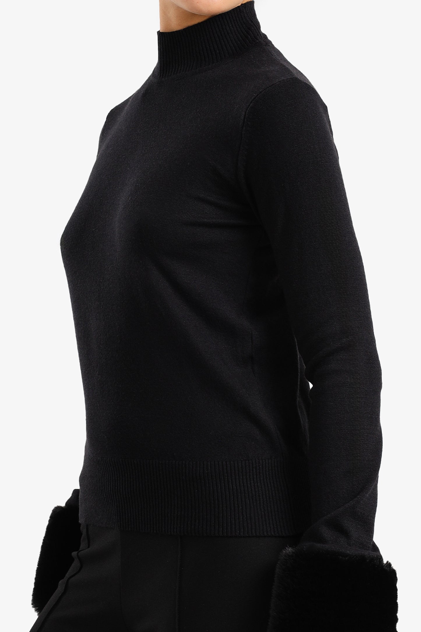 بلوفر بأساور فرو