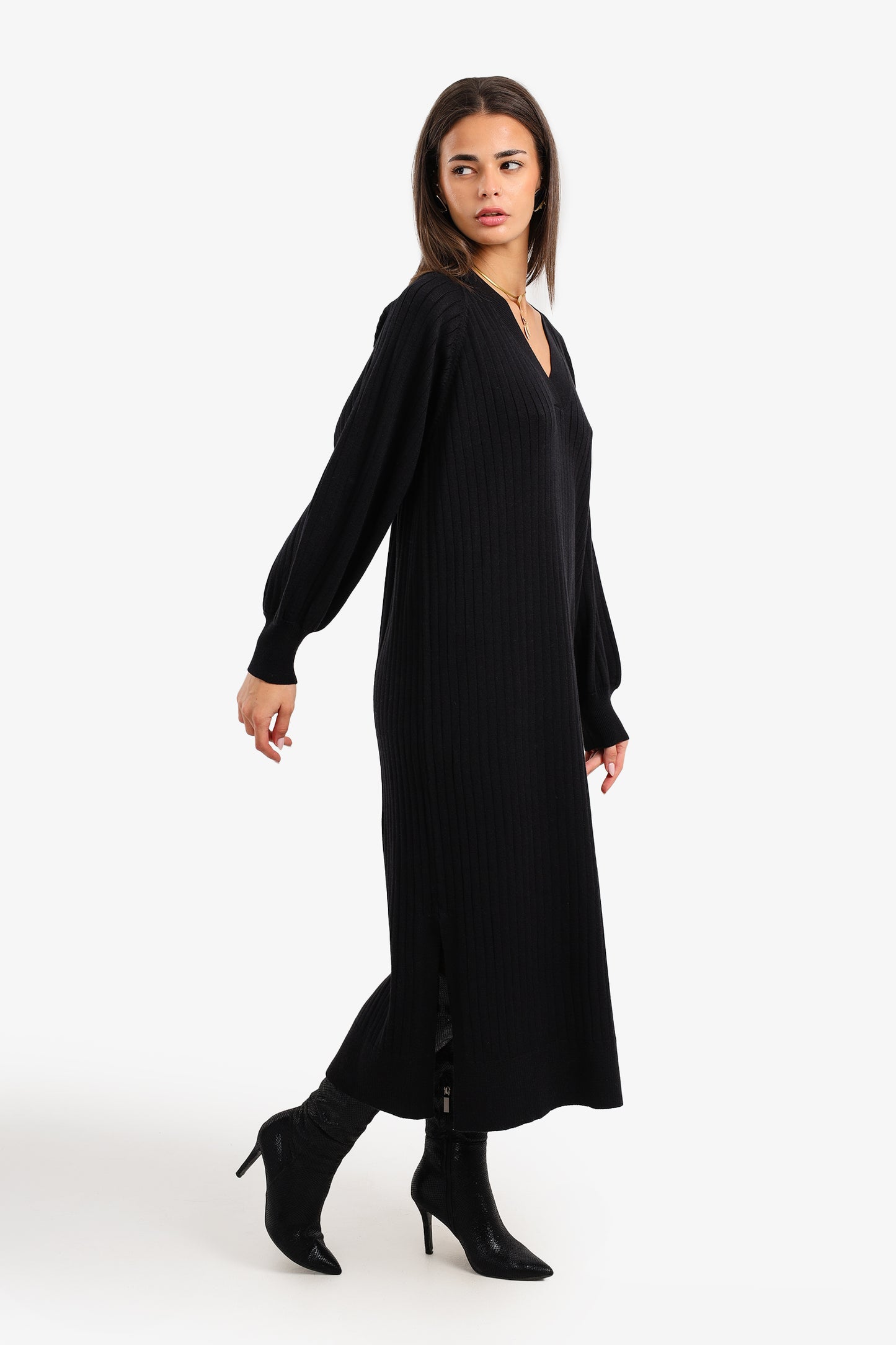 فستان ميدي مضلع وياقة V