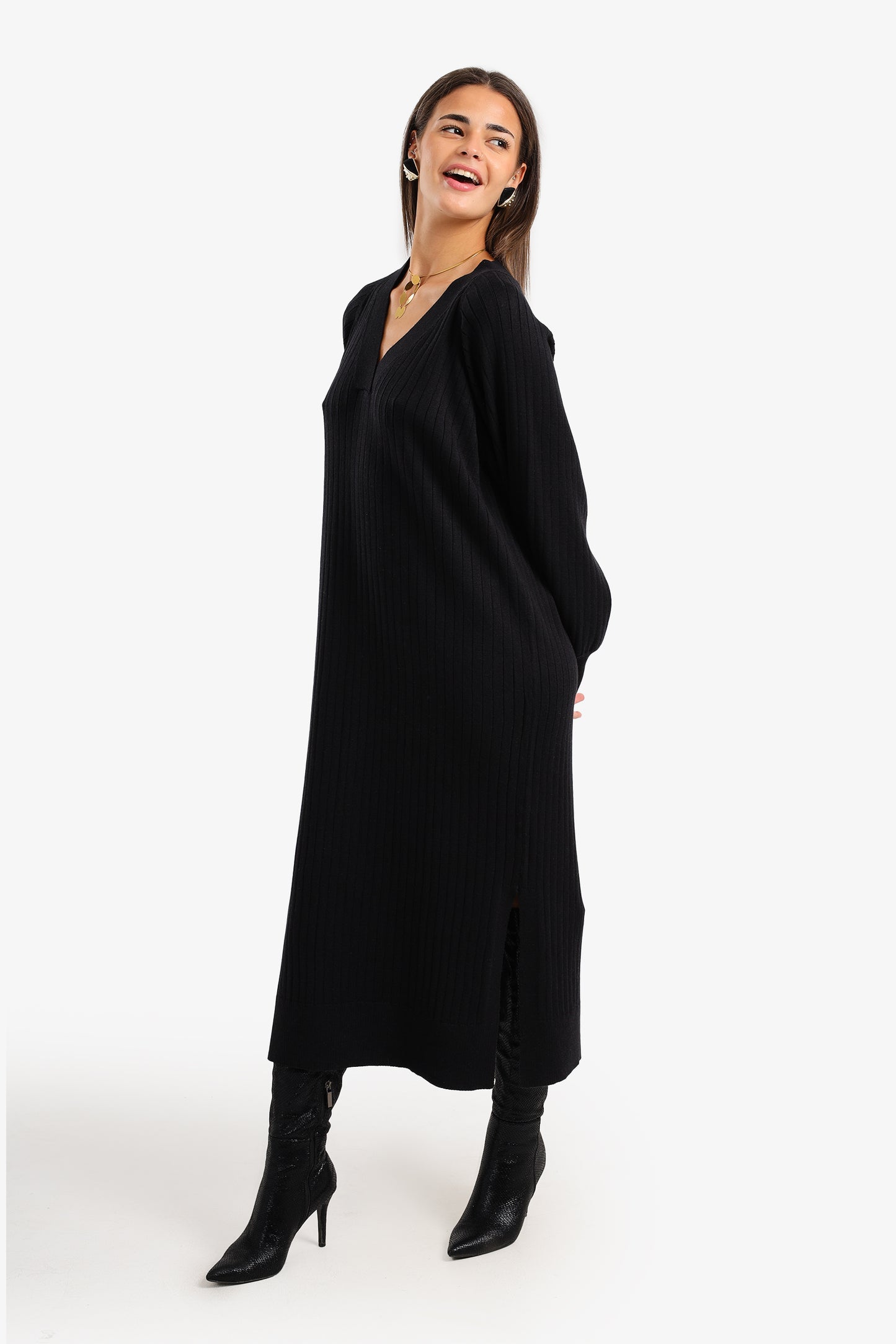 فستان ميدي مضلع وياقة V