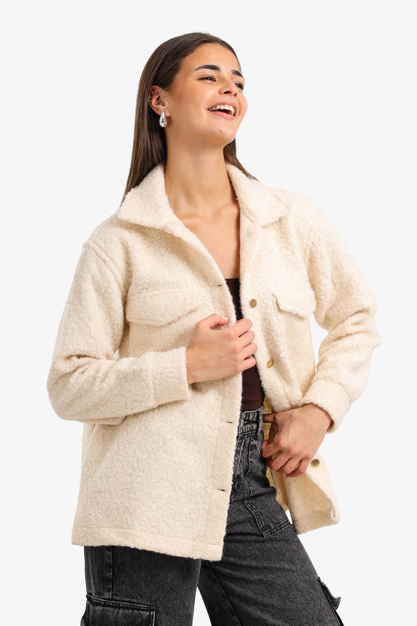 قميص بجيوب أمامية