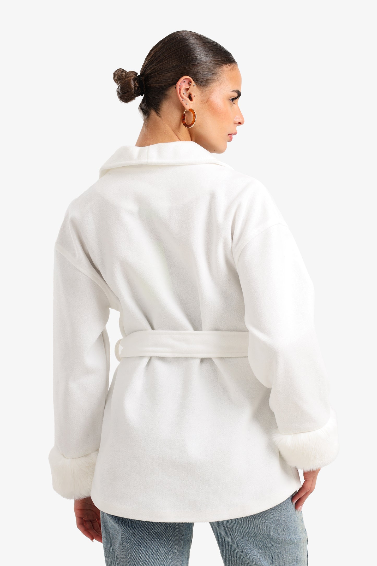 جاكيت برباط بياقة منسدلة