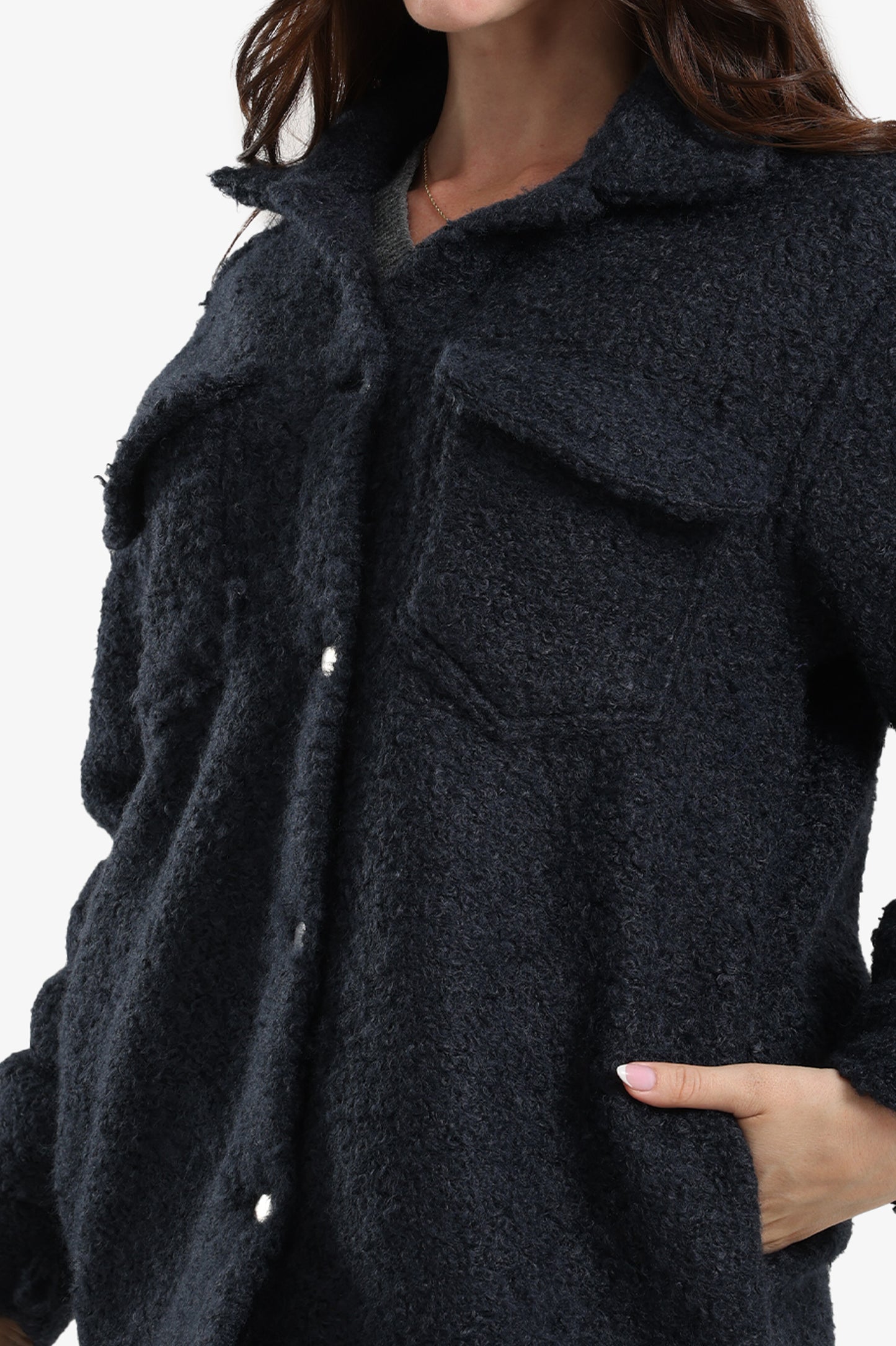 قميص بجيوب أمامية