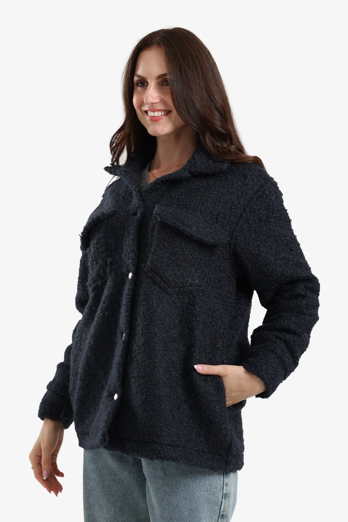 قميص بجيوب أمامية