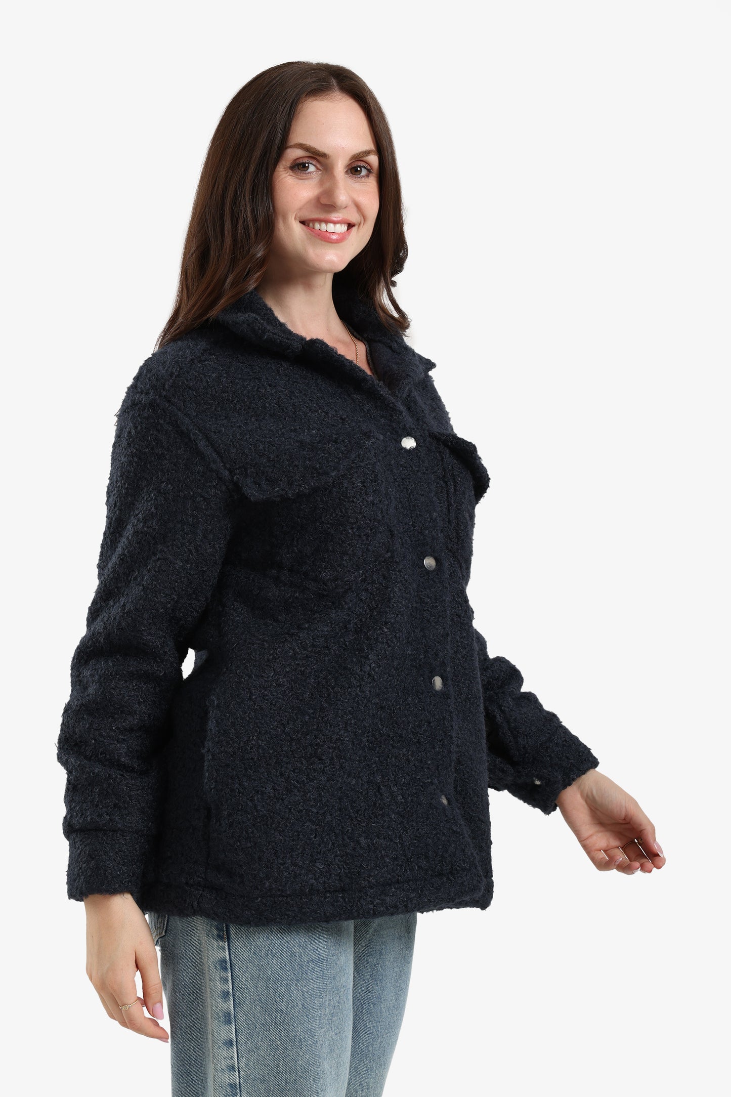 قميص بجيوب أمامية