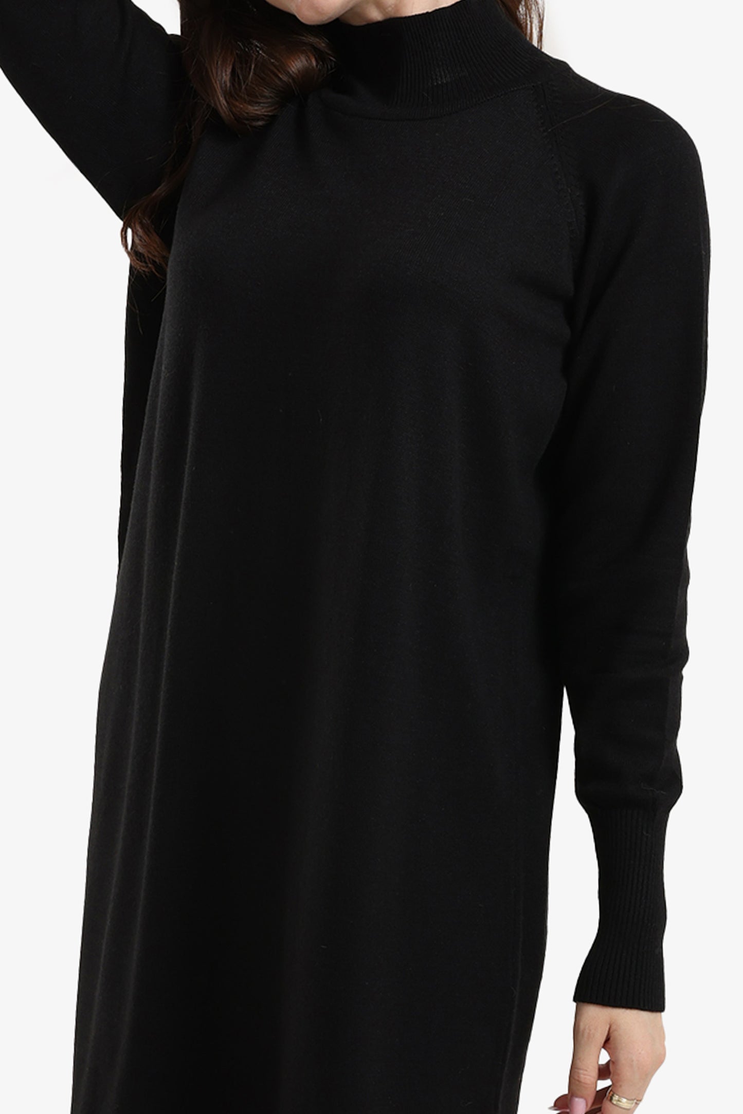 فستان متوسط الطول برقبة عالية