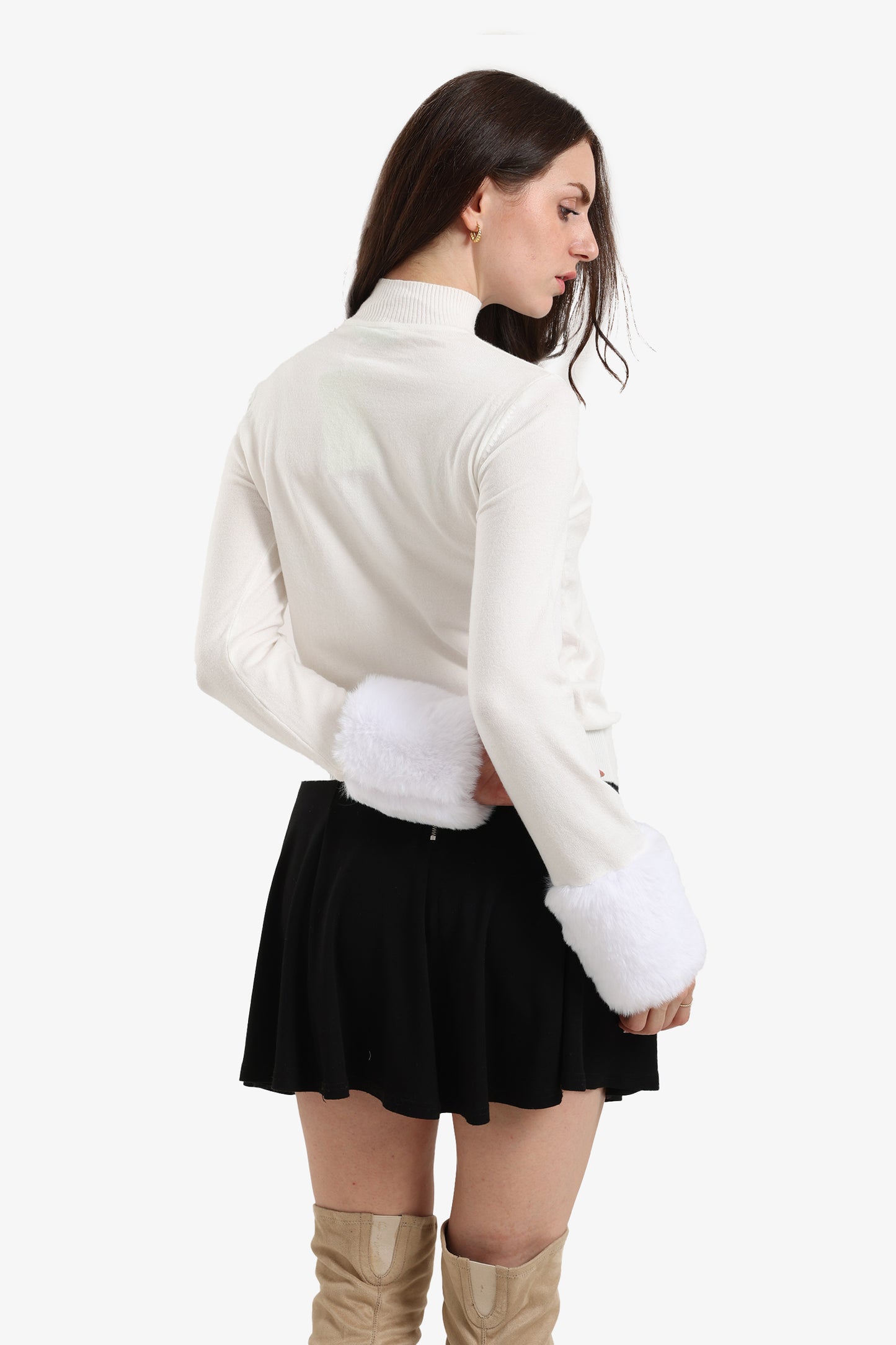 بلوفر بأساور فرو