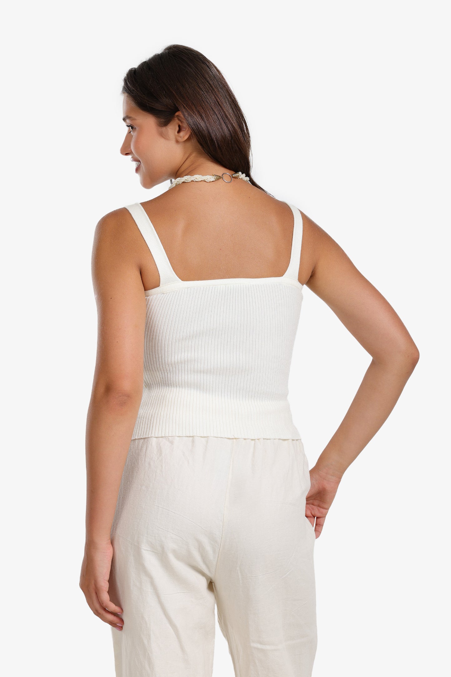 توب مضلع بقصّة ضيّقة