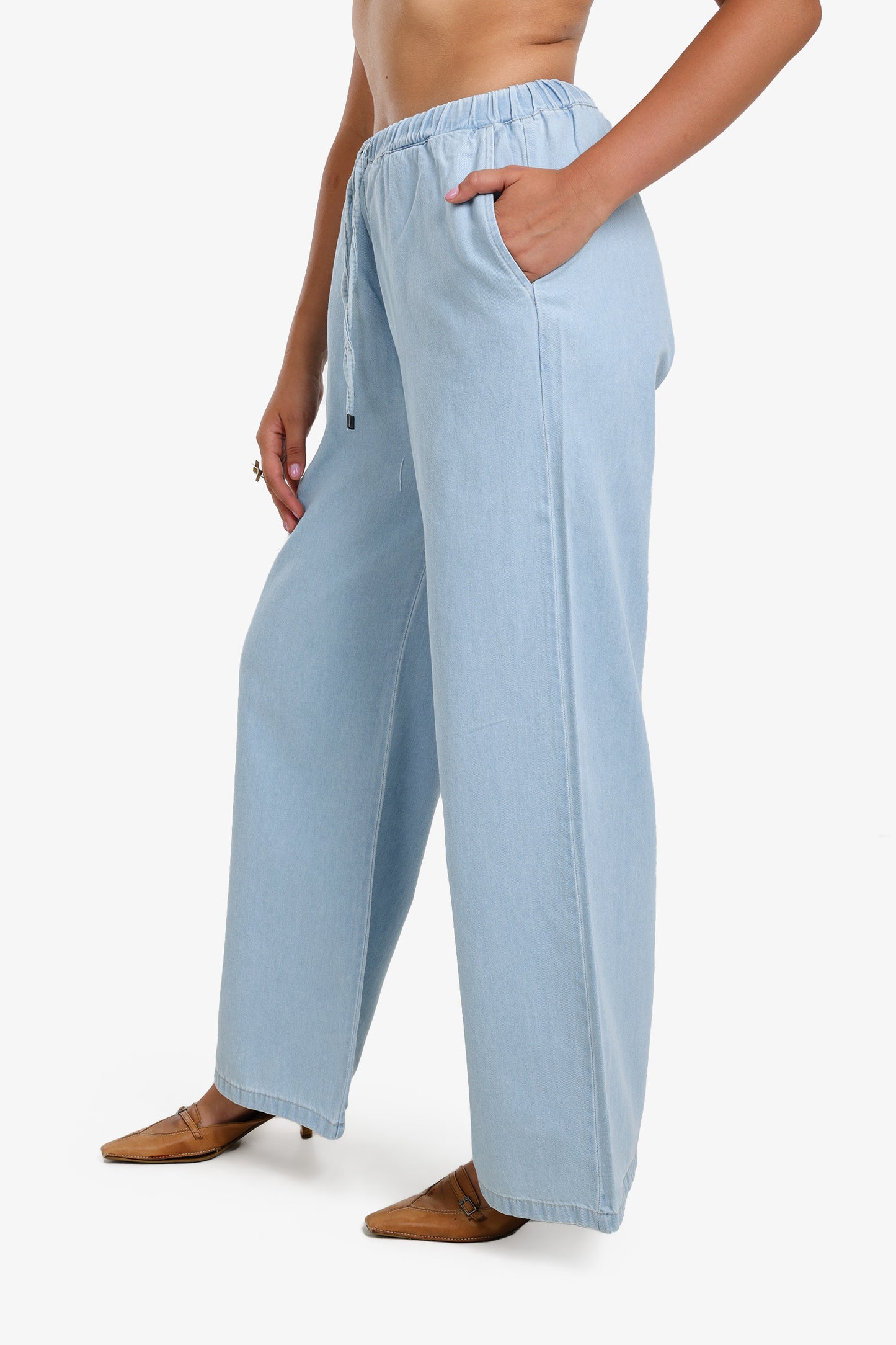 بنطلون جينز بقصّة مريحة