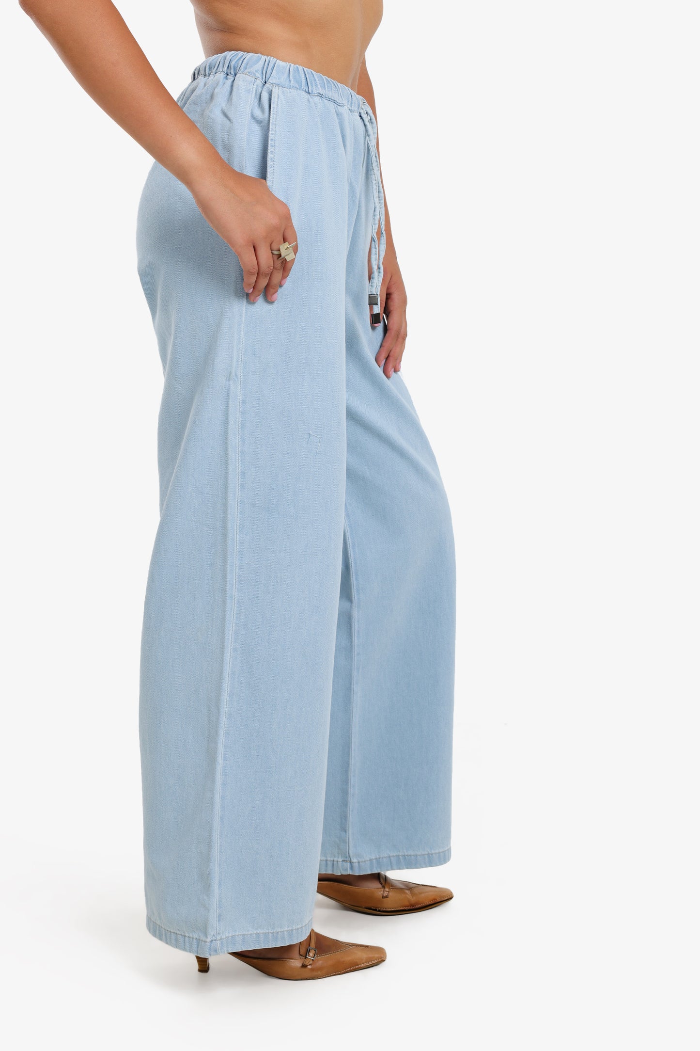 بنطلون جينز بقصّة مريحة