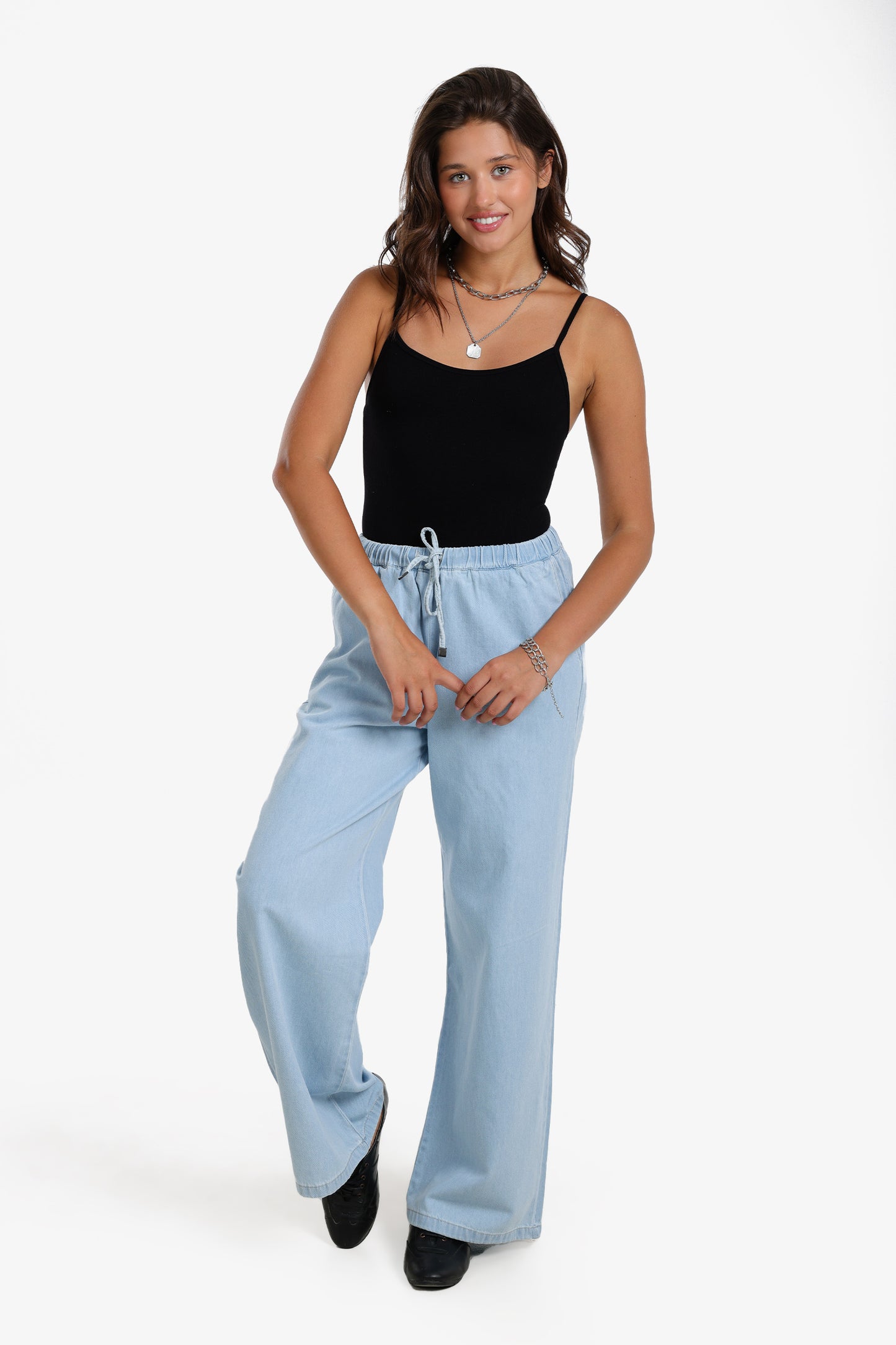 بودي سوت بحمالات رفيعة