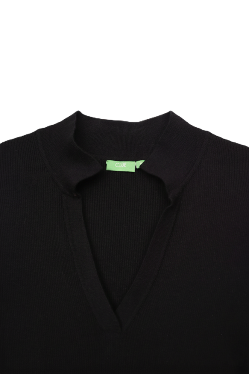  V فستان مضلع بياقة