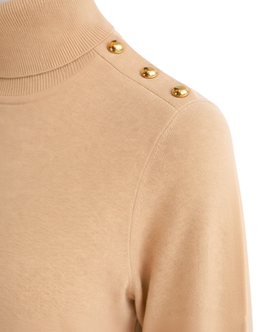 Stitched Buttoned Slim Pullover