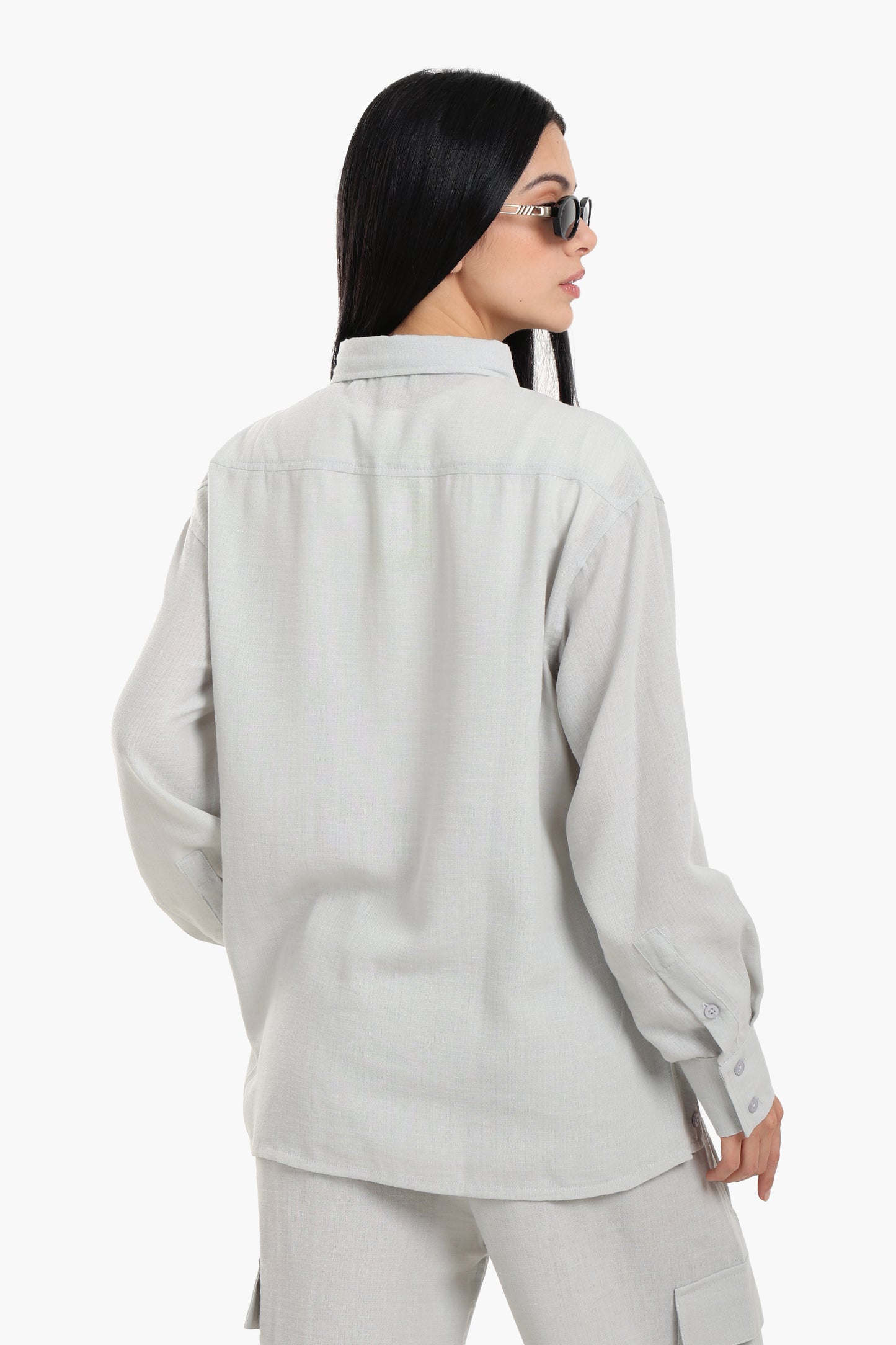 قميص مريح بفتحة أزرار 