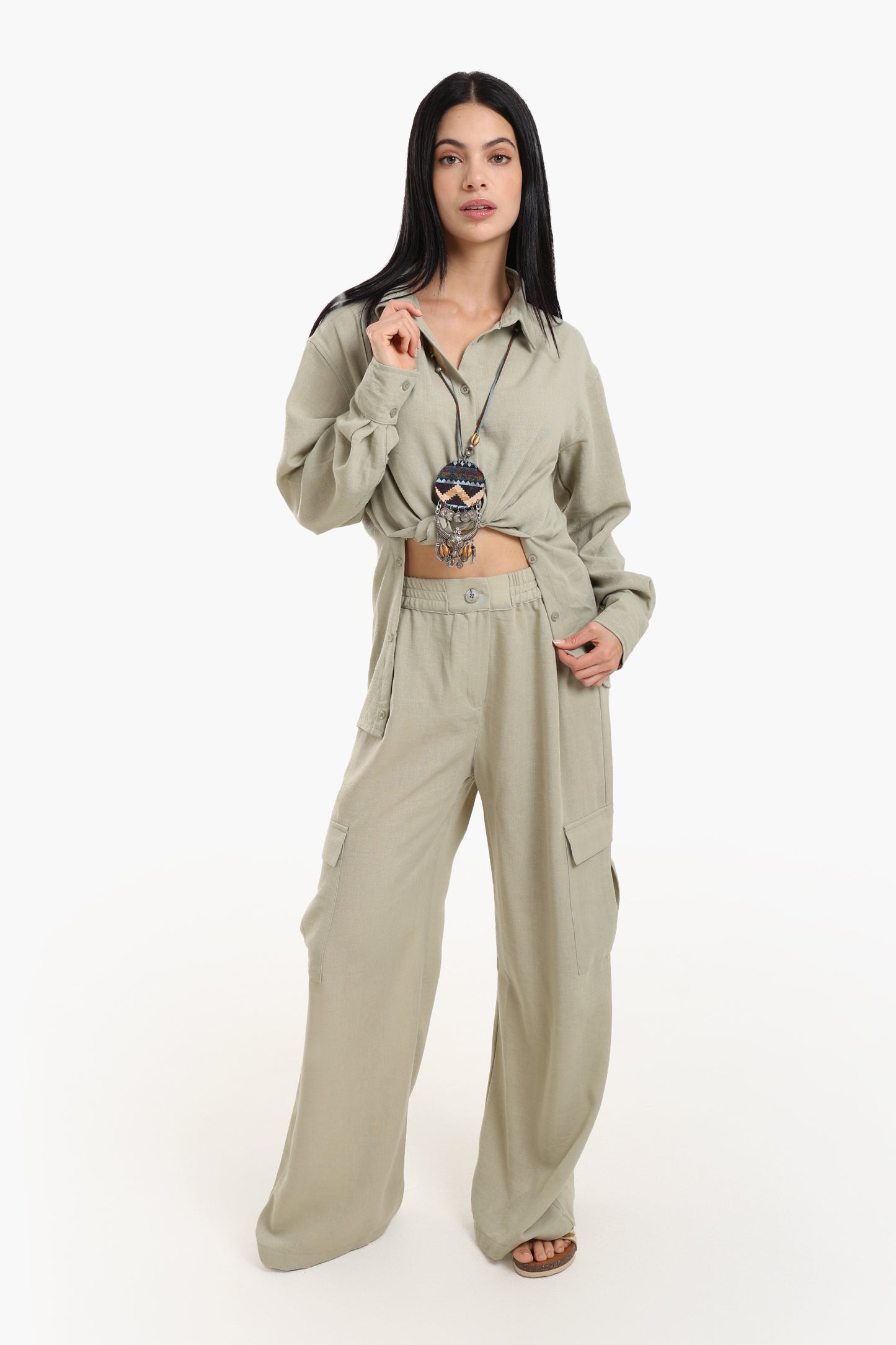 قميص مريح بفتحة أزرار 