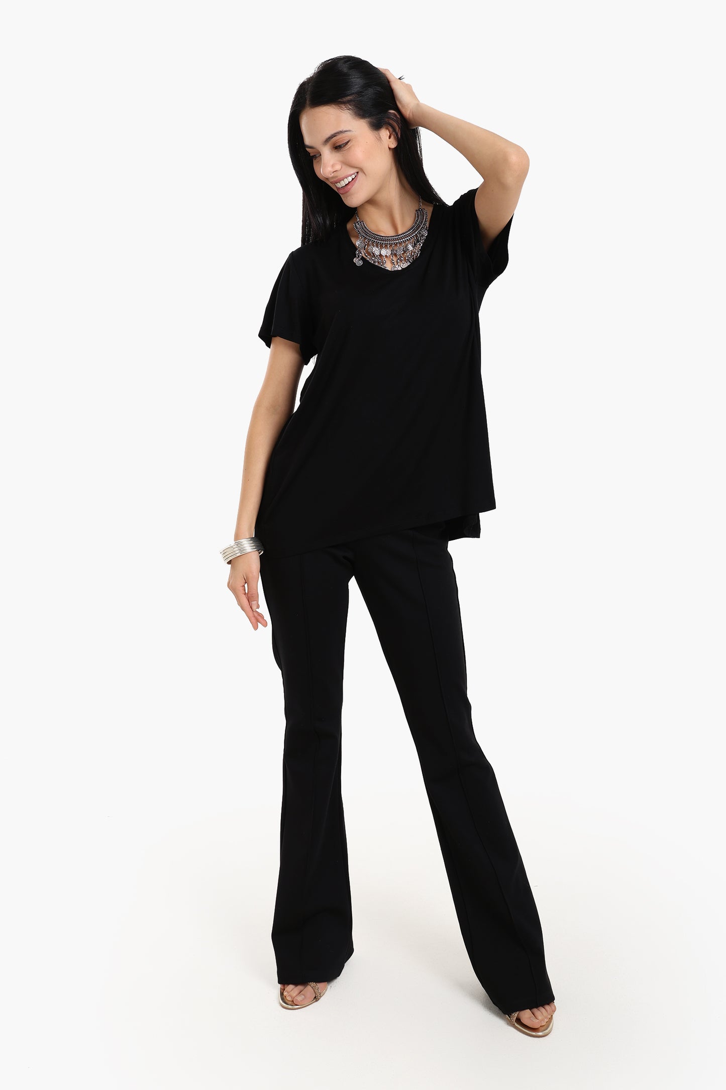 بنطلون أسود بخطوط بارزة