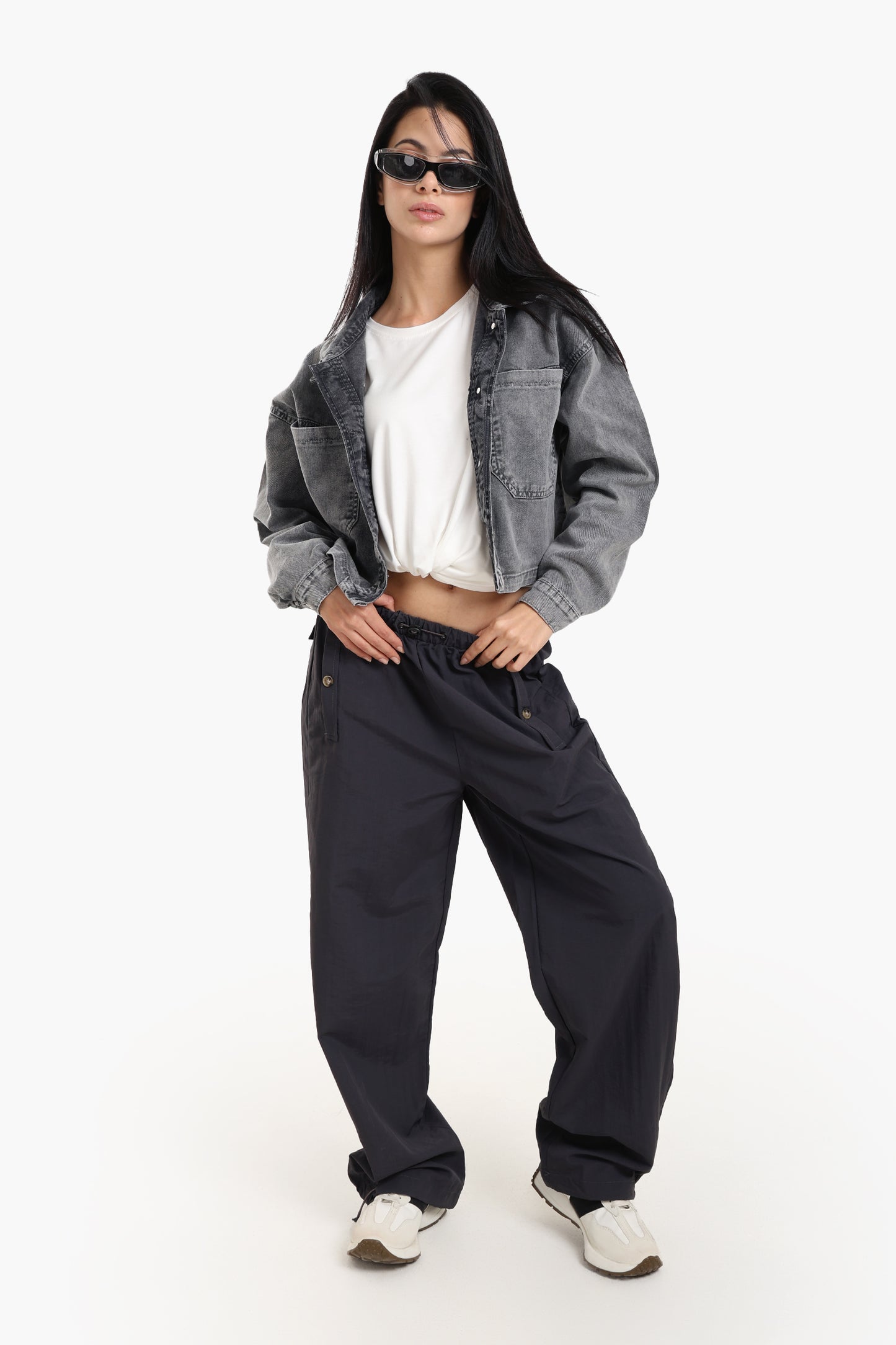 جاكيت جينز قصير