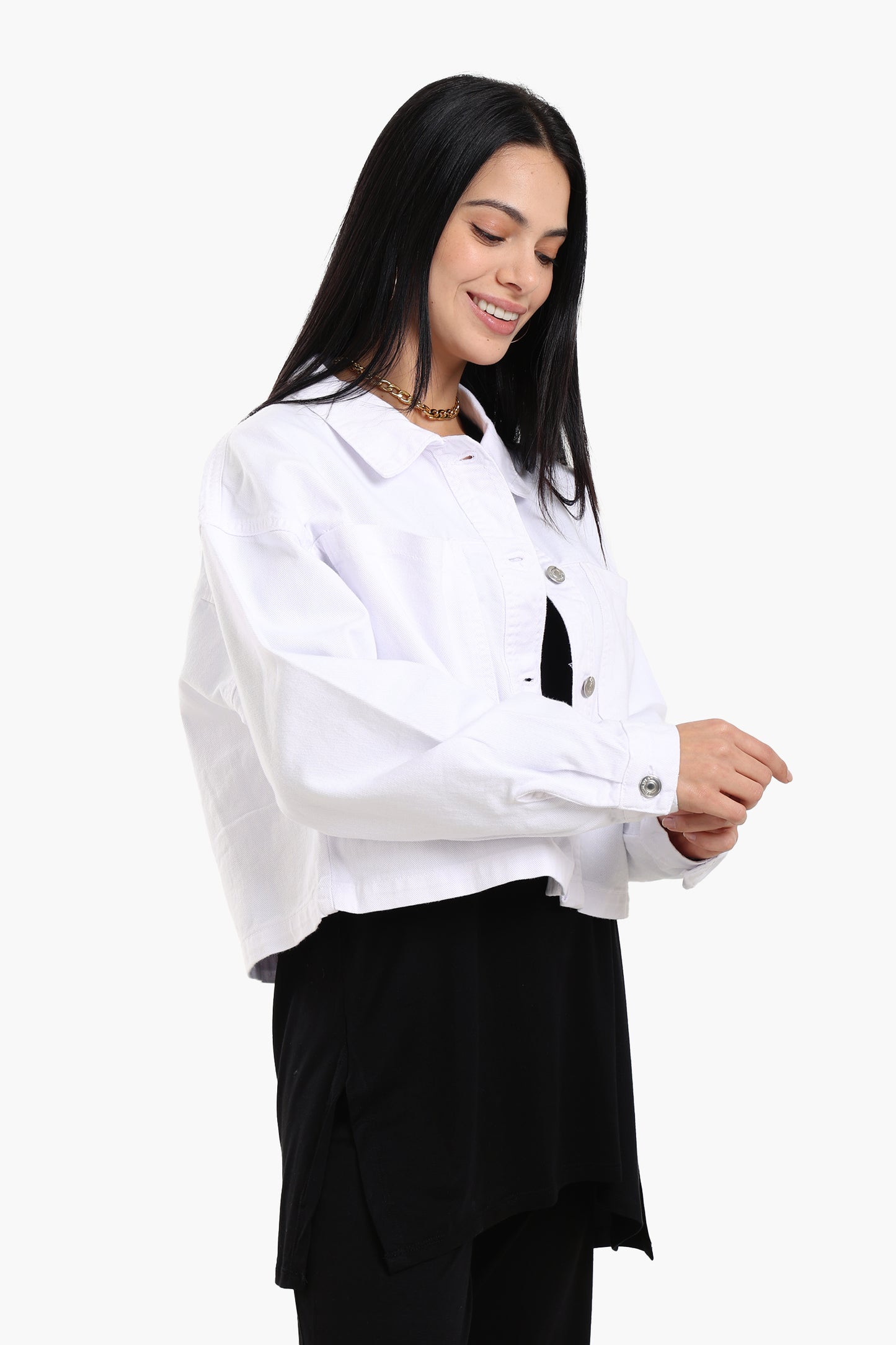 جاكيت جينز قصير