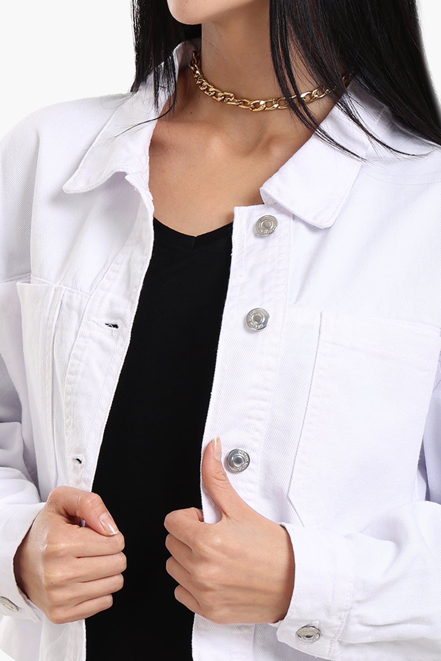 جاكيت جينز قصير