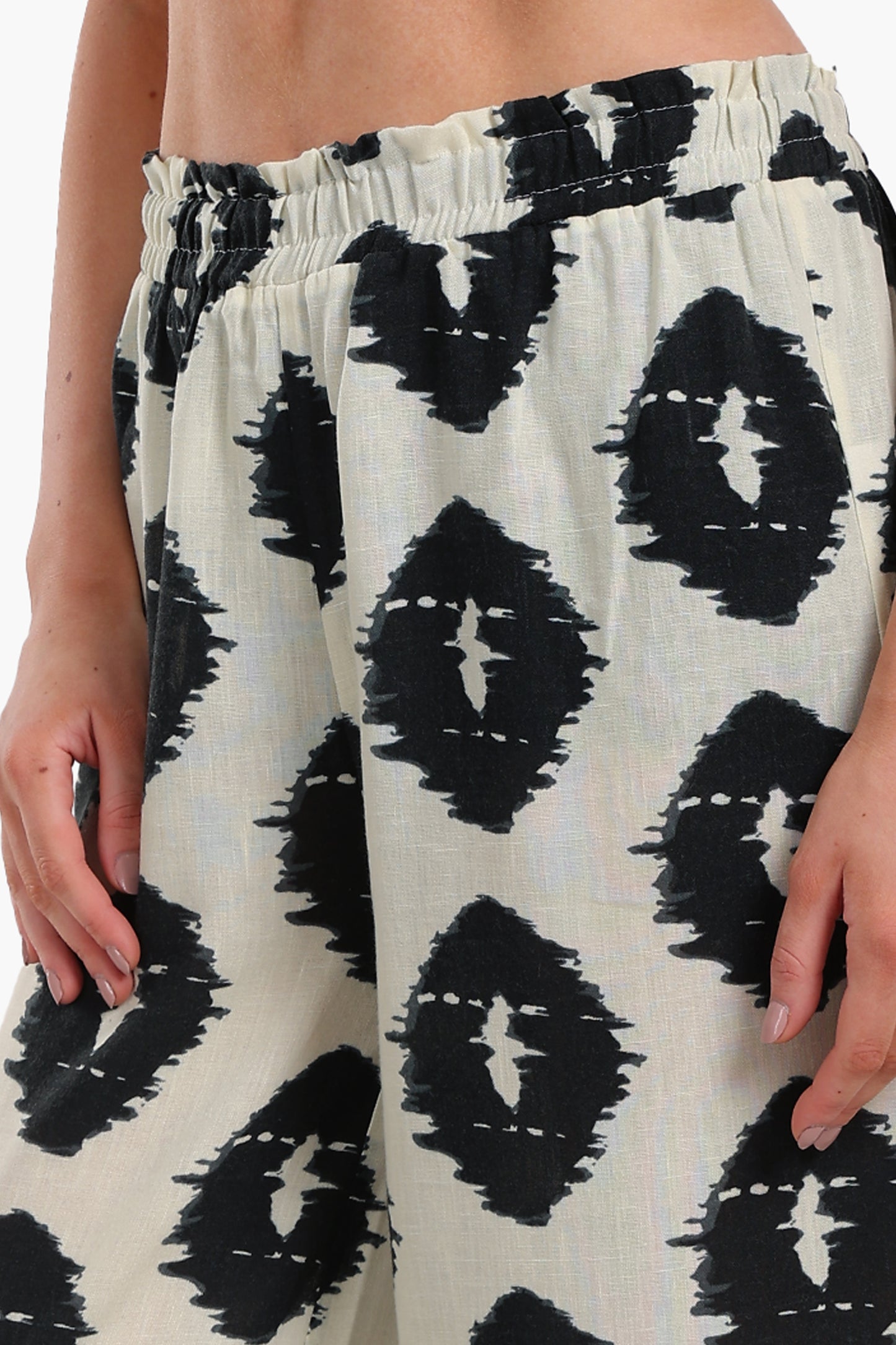 بنطلون مطبوع أسود وأبيض