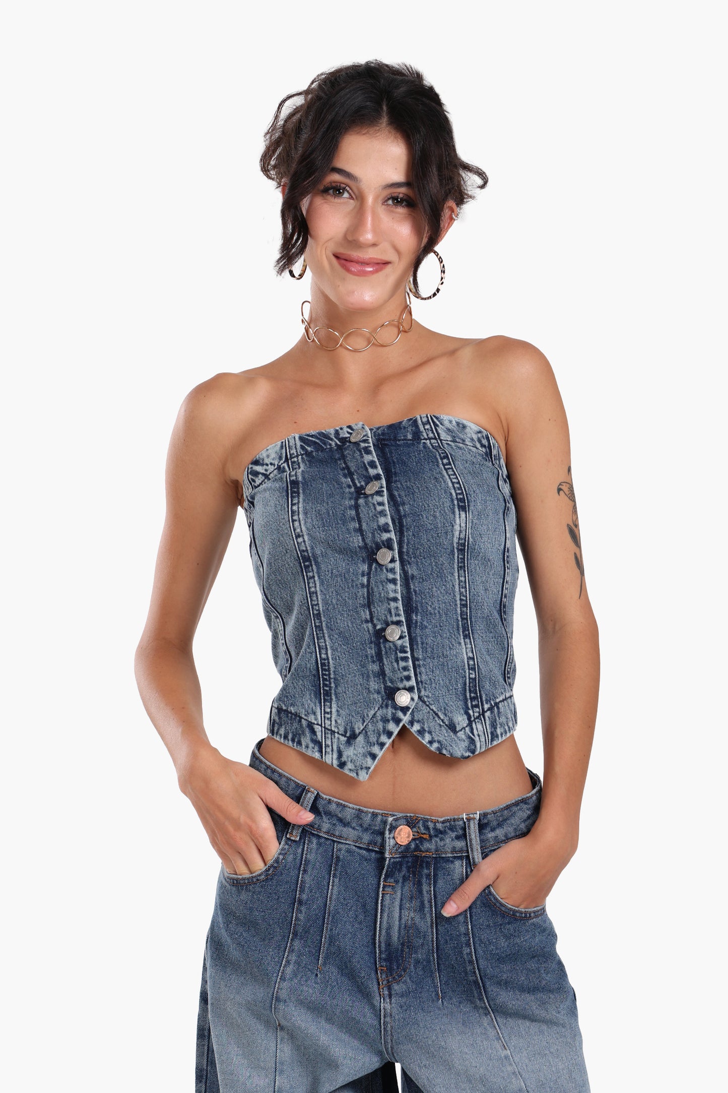 فيست جينز بقصّة محددة