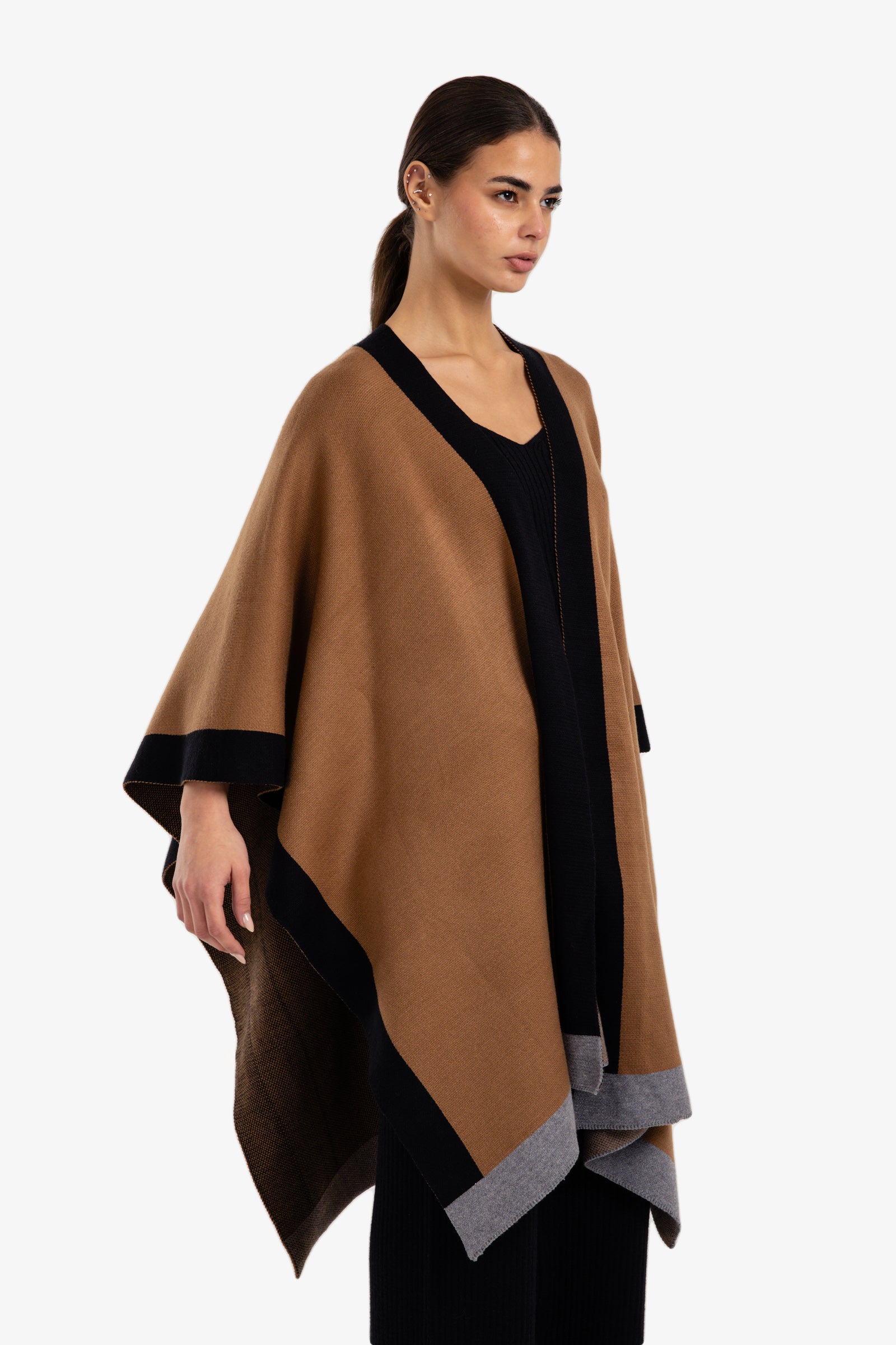 Wool Color Piping Shawl