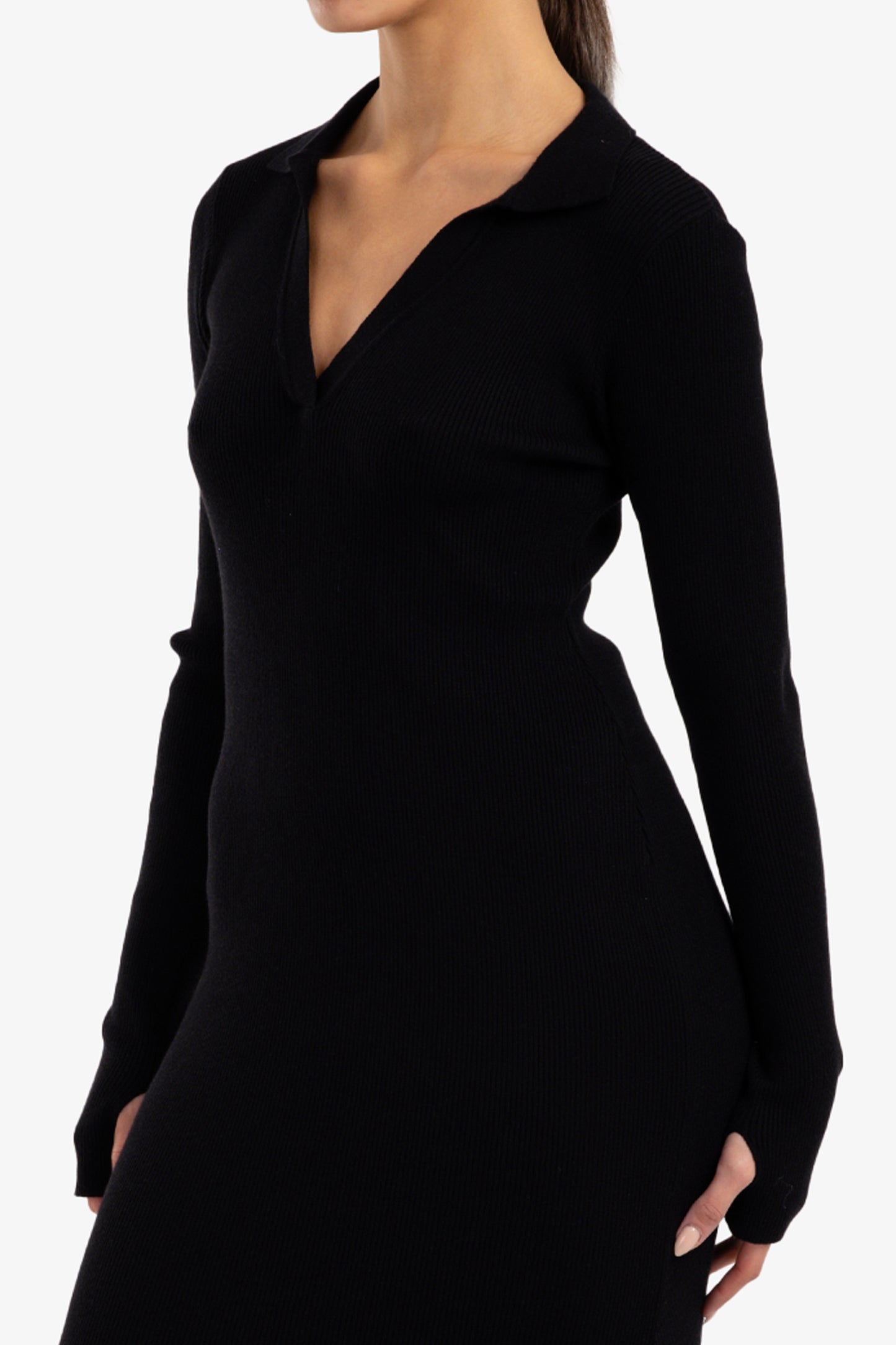  V فستان مضلع بياقة