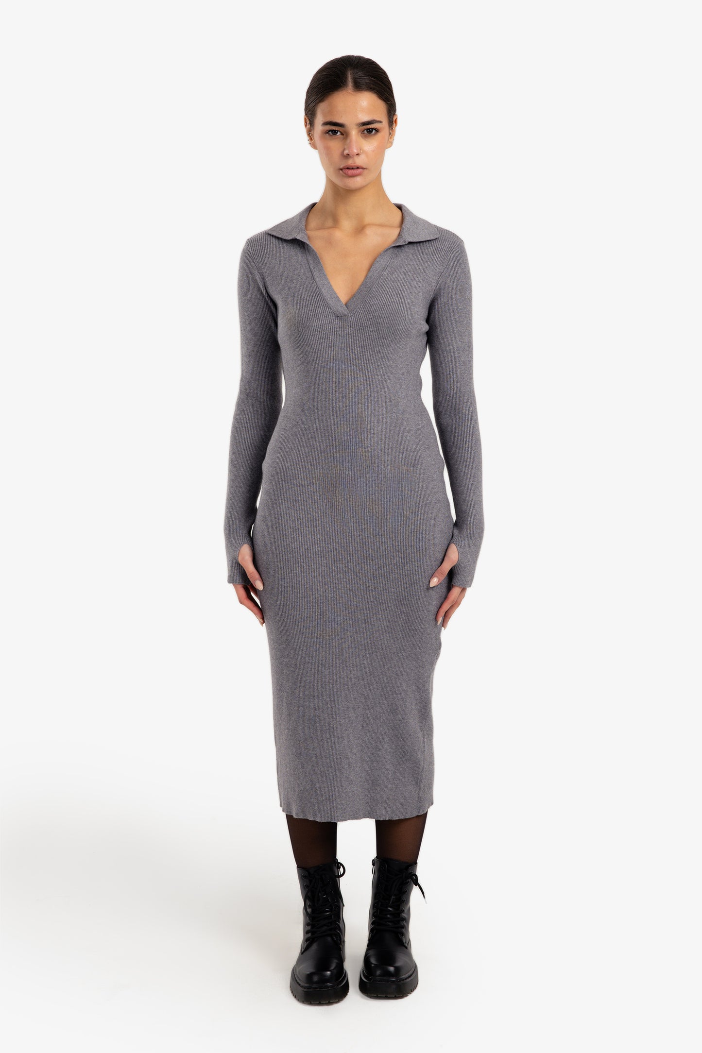  V فستان مضلع بياقة