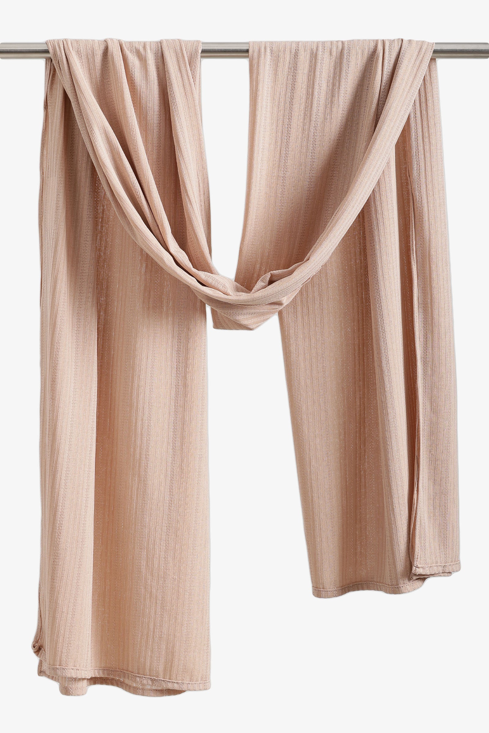 إشارب بنقشة مضلّعة