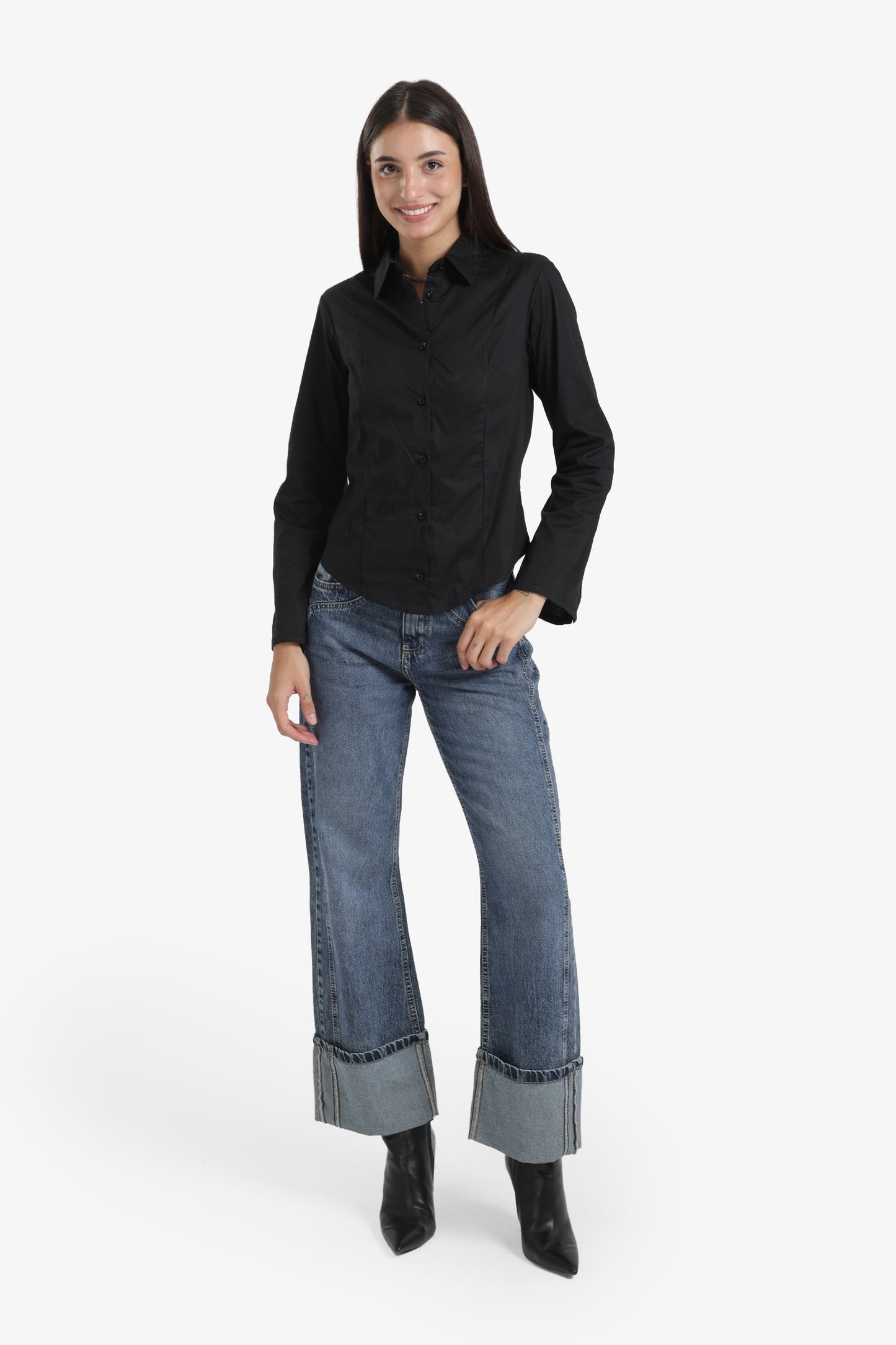 قميص بياقة كلاسيكية