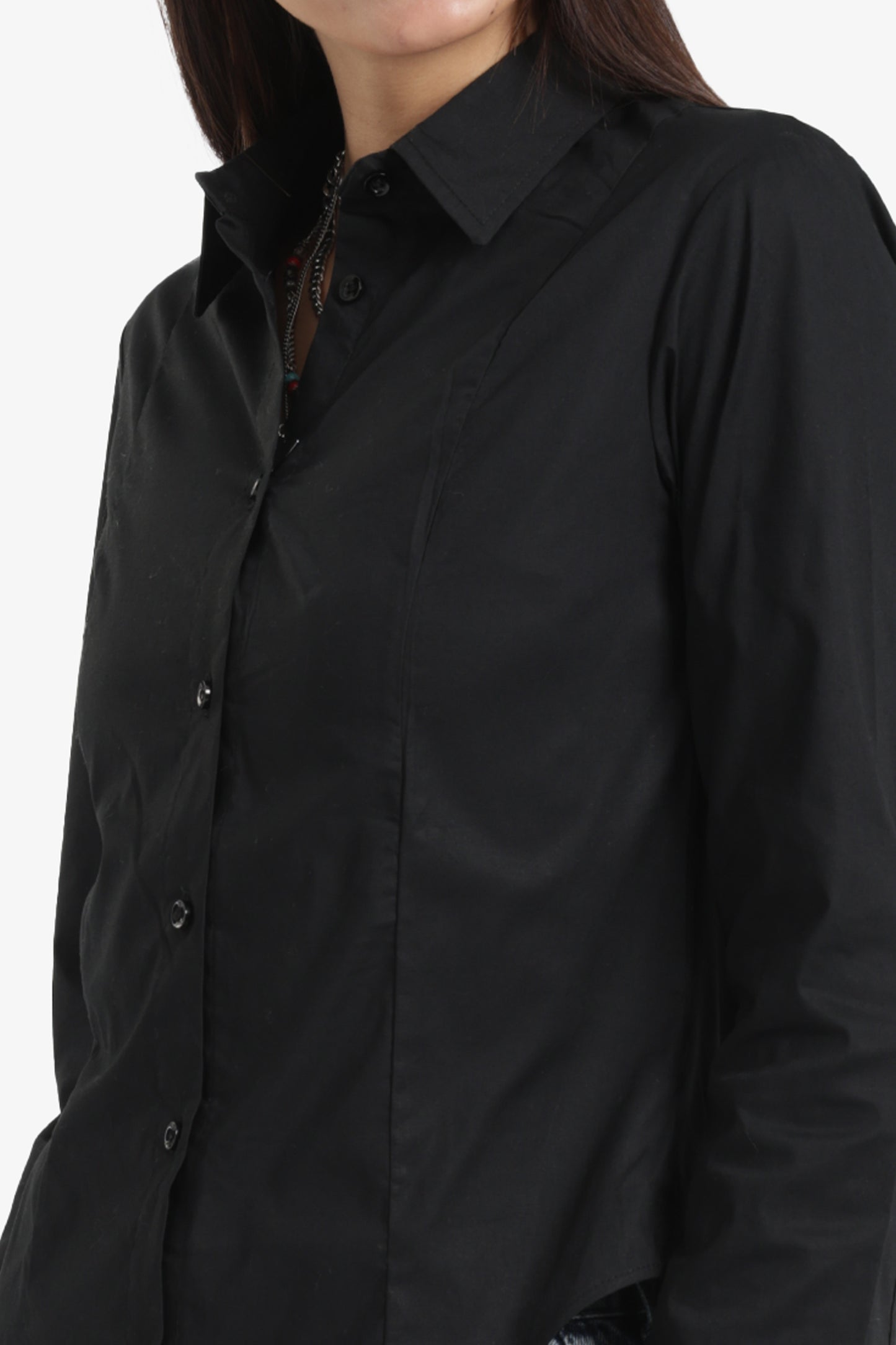 قميص بياقة كلاسيكية