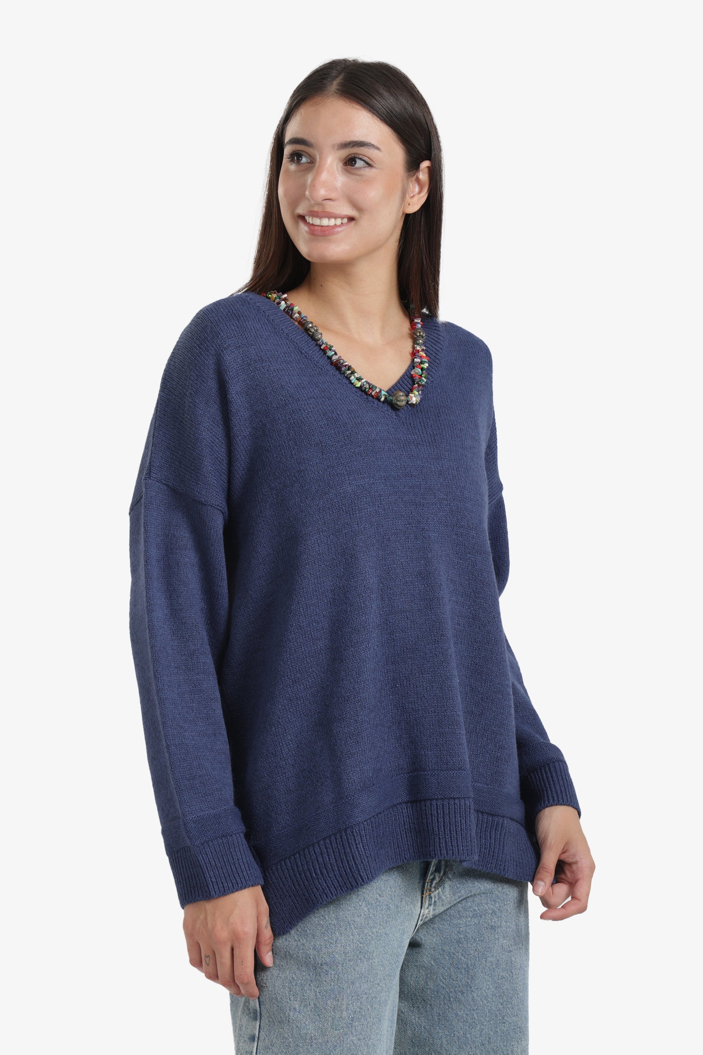 بلوفر مضلع بياقة على شكل V