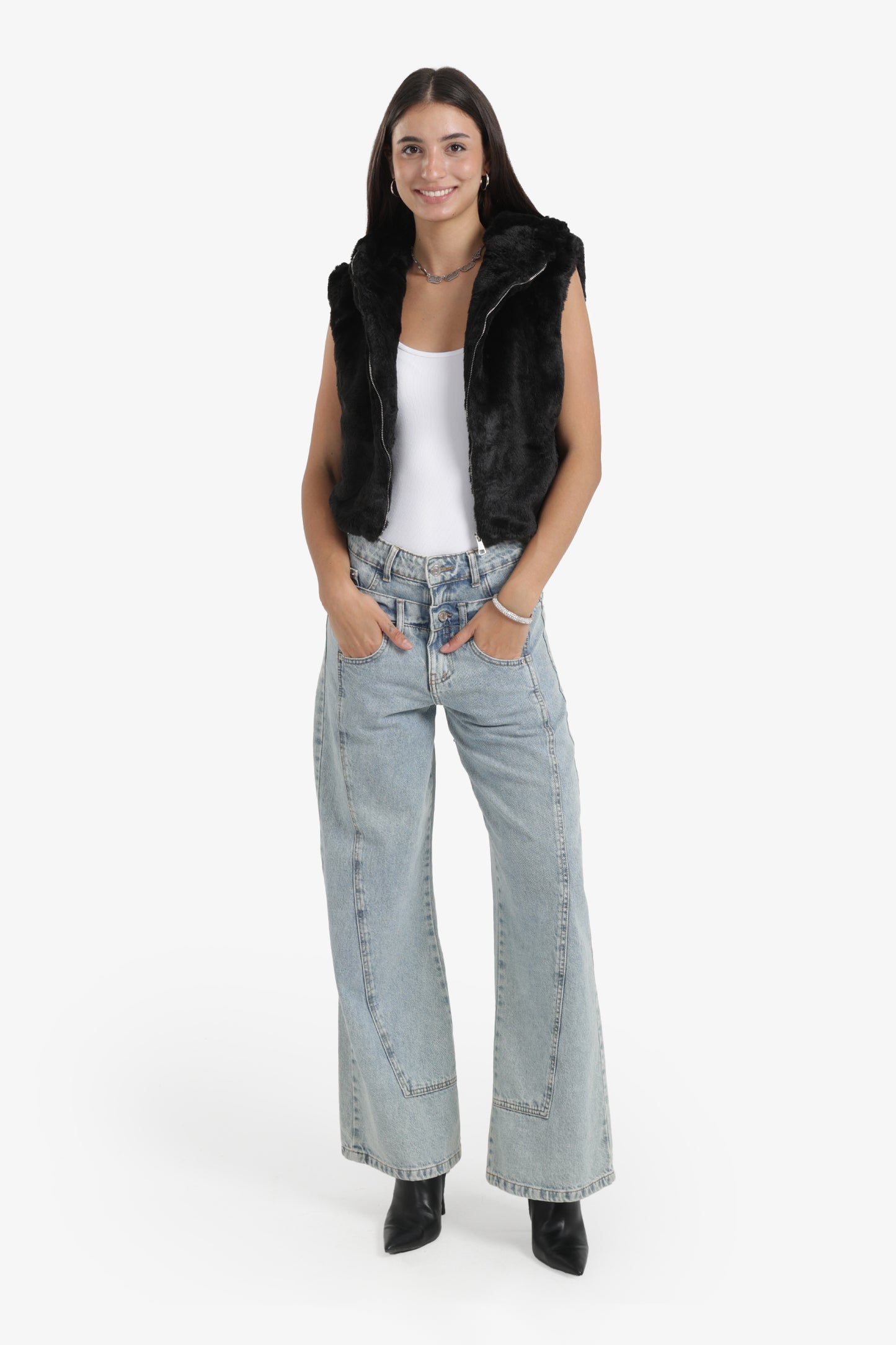 فيست قصير بقبعة