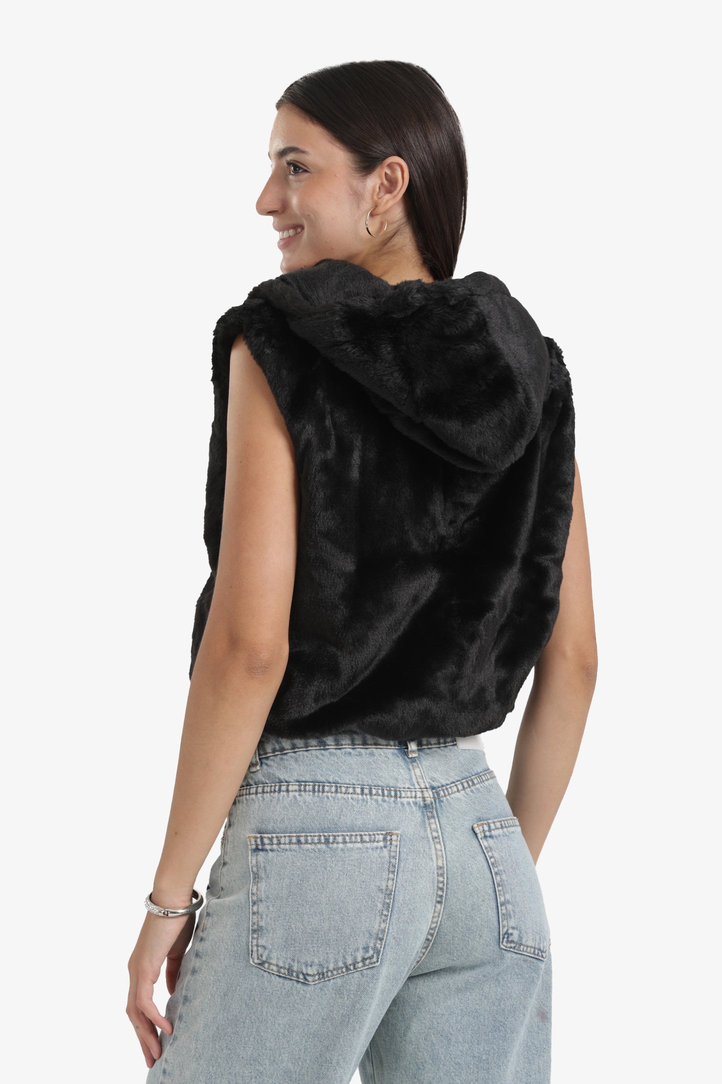 فيست قصير بقبعة