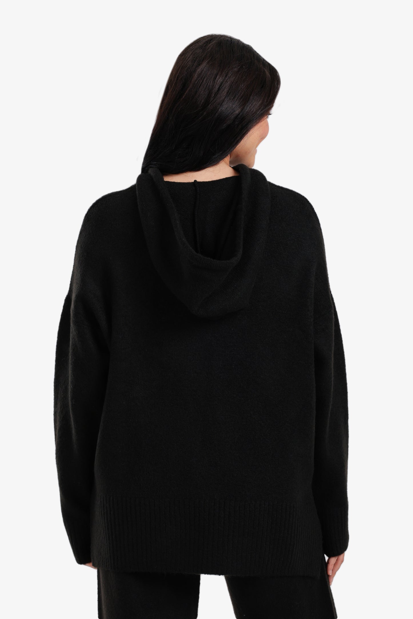 سويت شيرت صوف بكابيشو