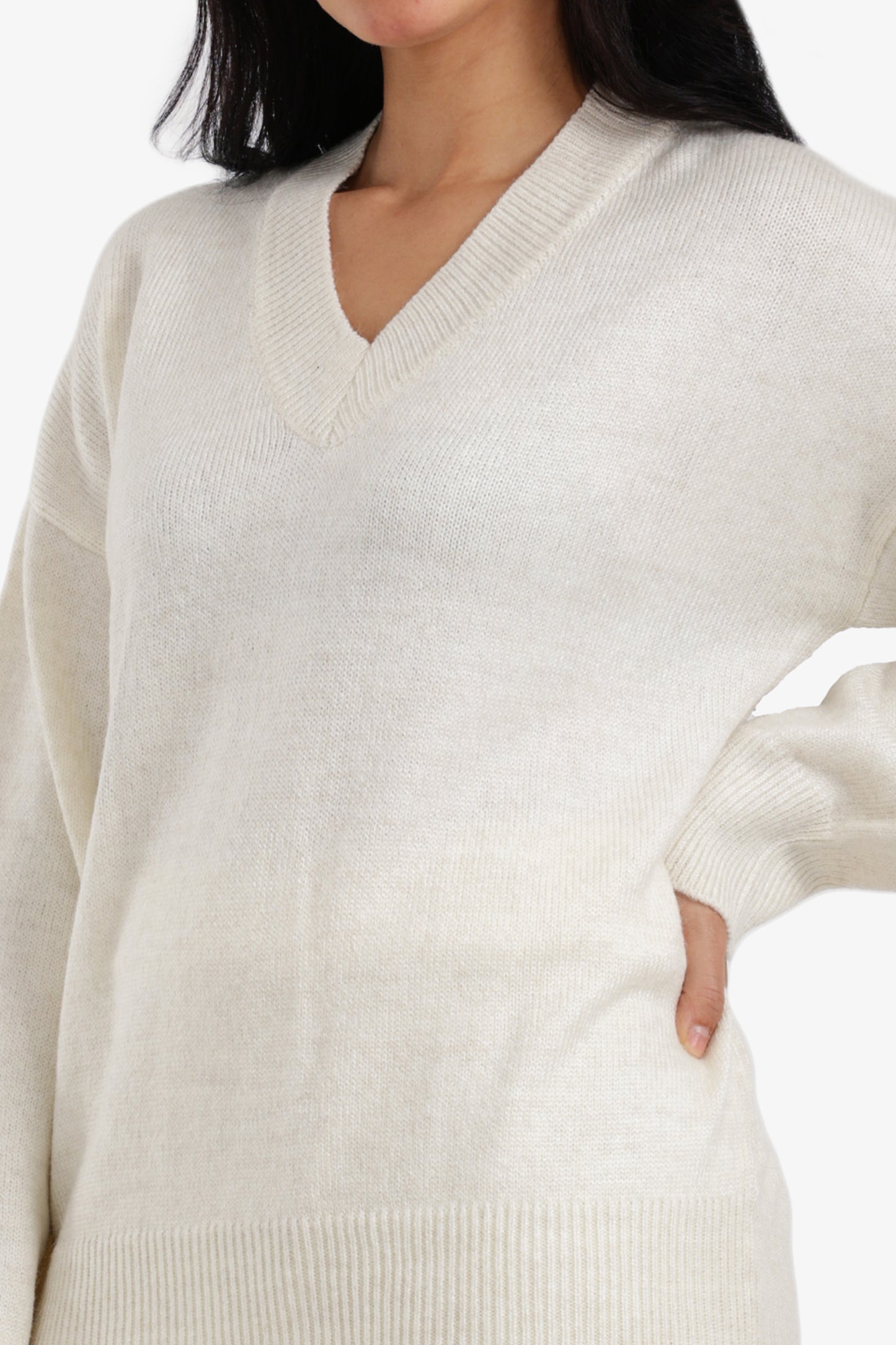 بلوفر بأكتاف منخفضة