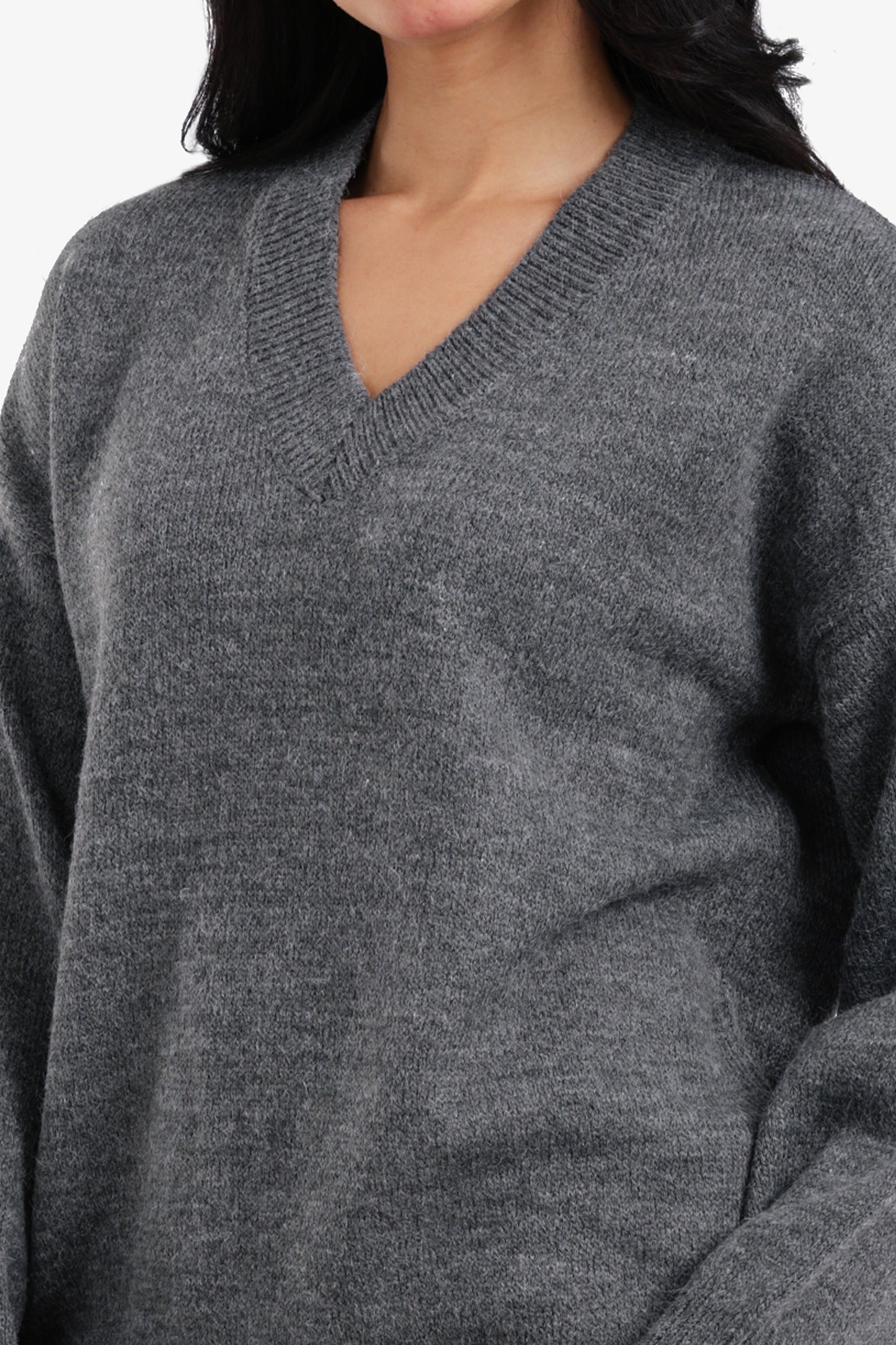 بلوفر بأكتاف منخفضة