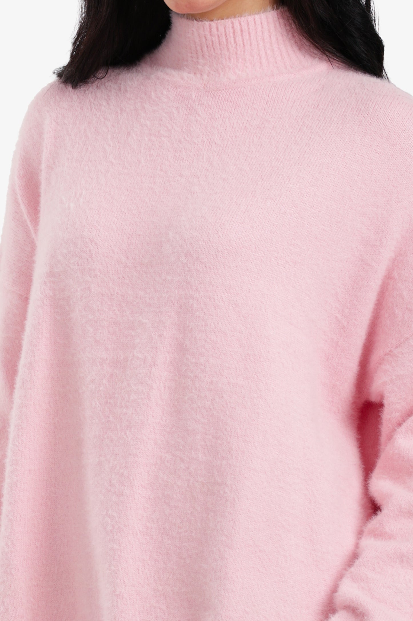 بلوفر واسع بياقة مرتفعة