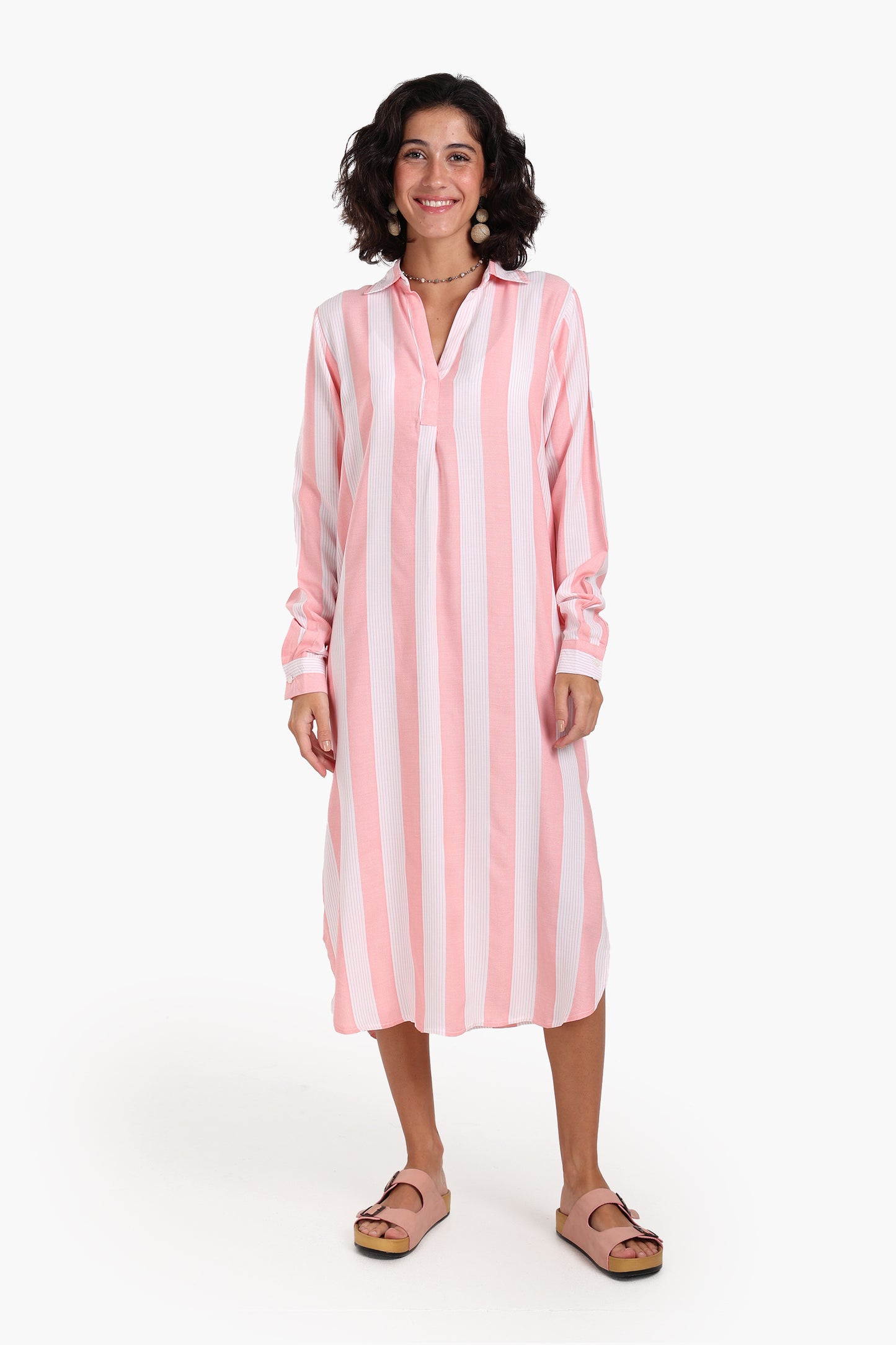 فستان متوسط الطول مخطط