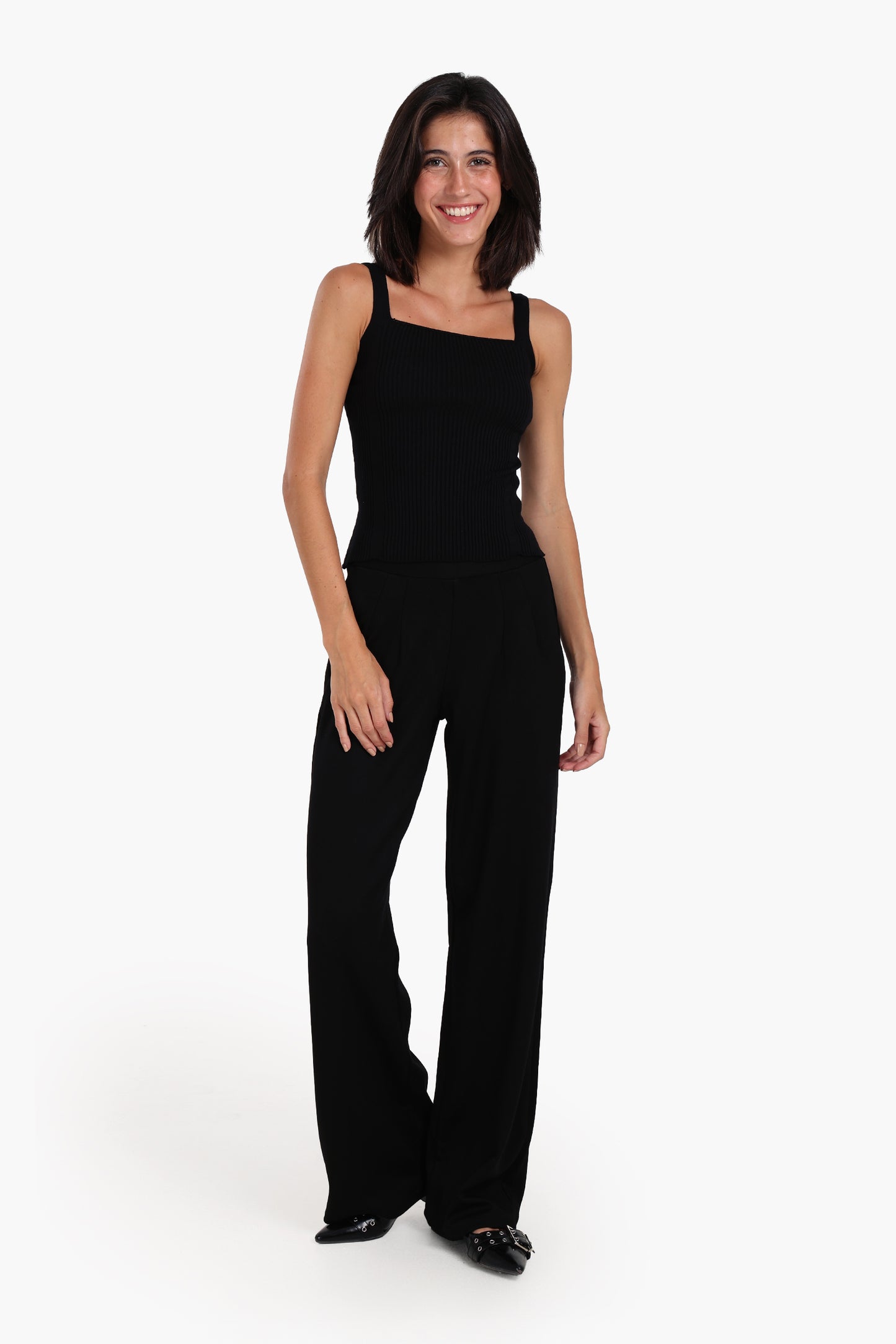 توب مضلع بقصّة ضيّقة