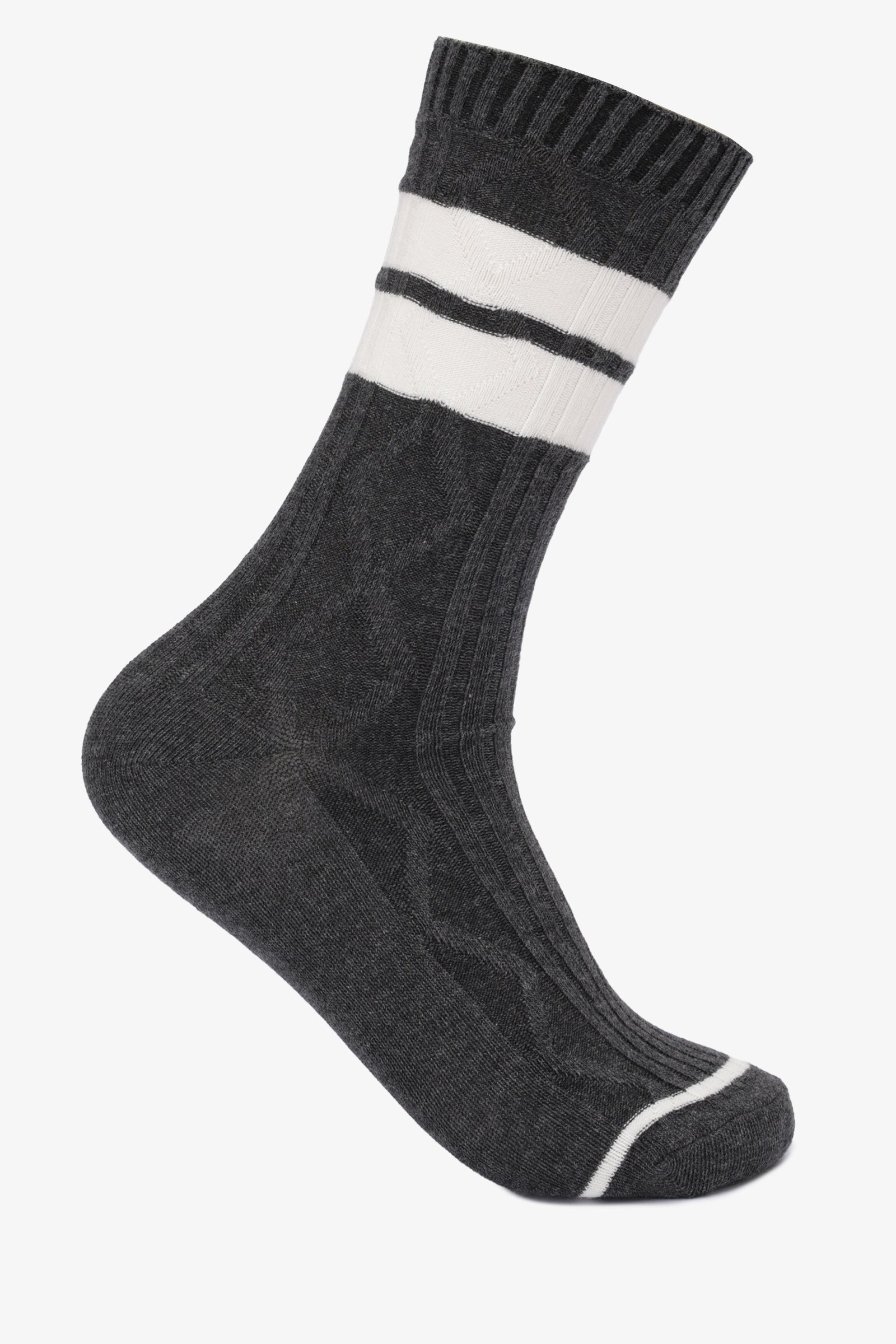 شرابات طويلة بنقشة كابل