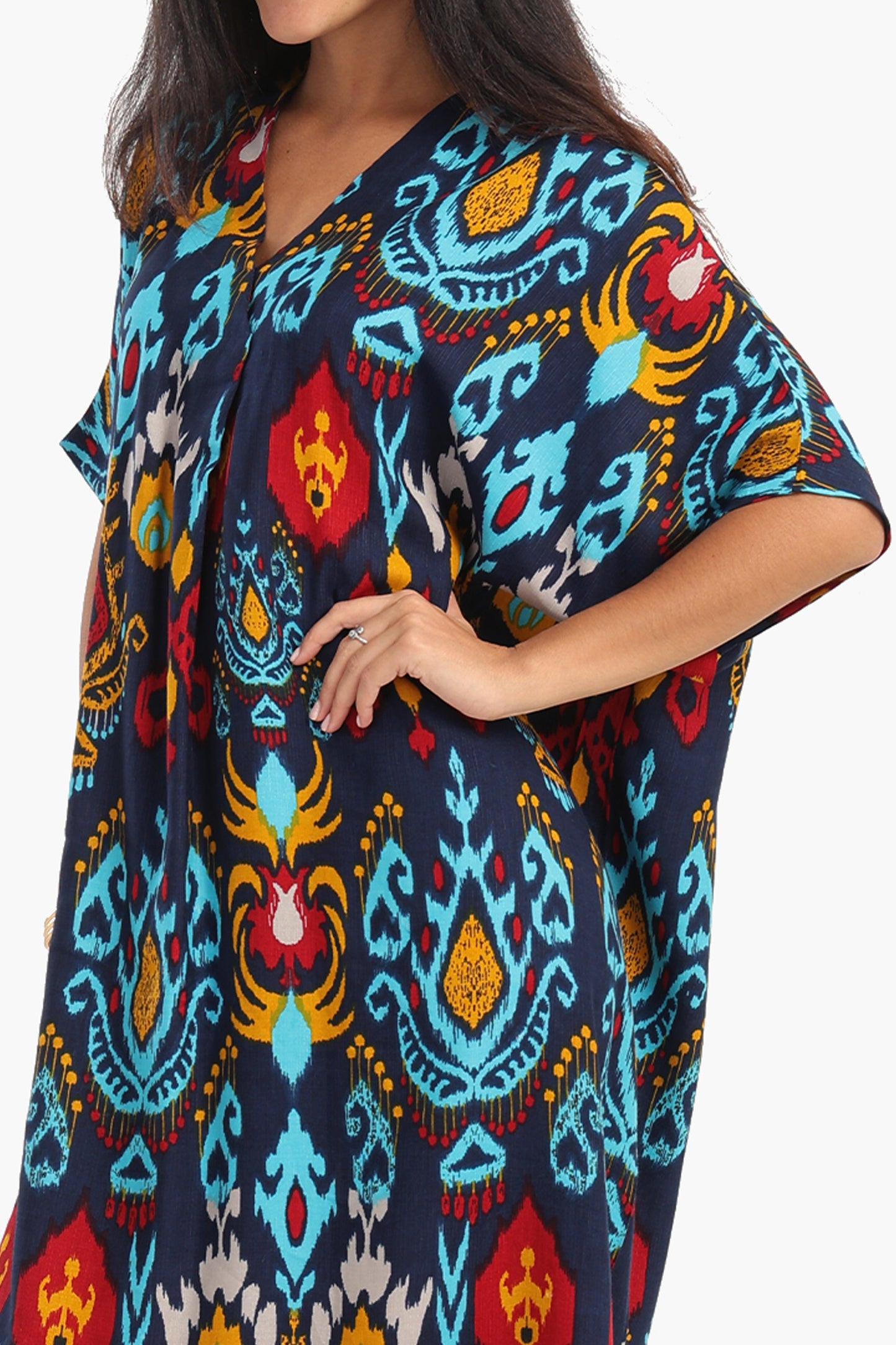 فستان ميدي مطبوع بياقة V