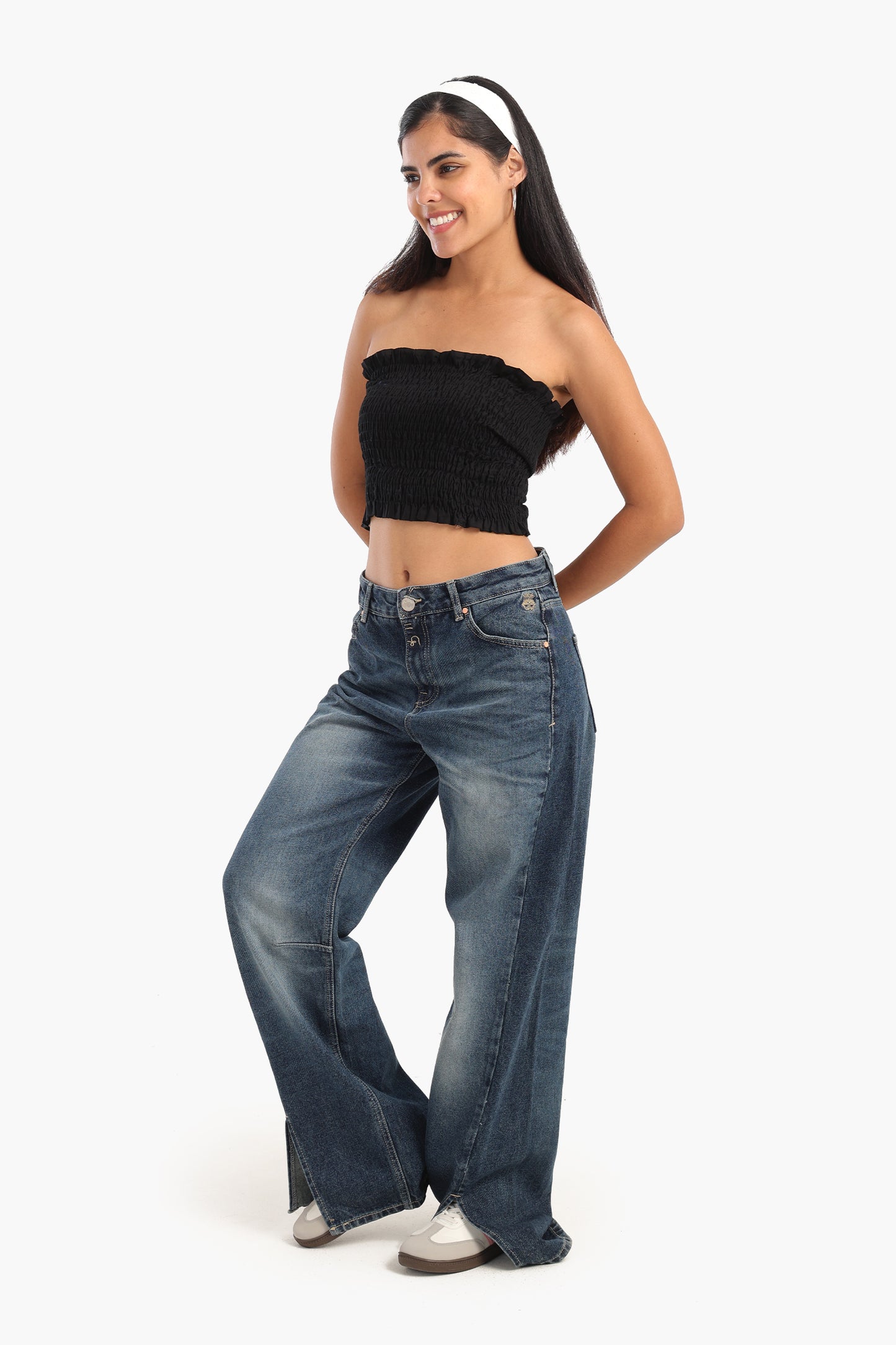 بنطلون جينز بفتحتين أماميتين