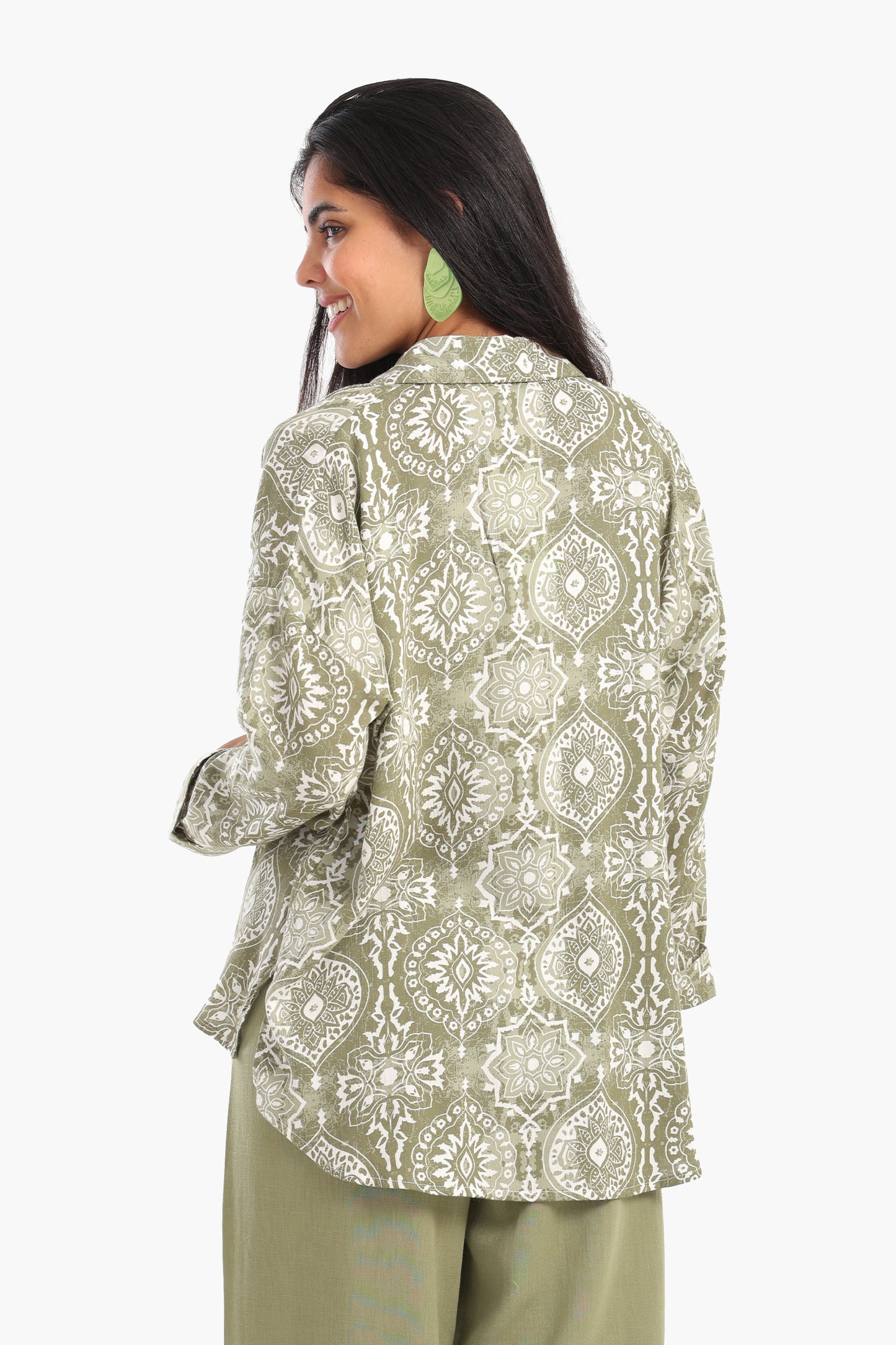 بلوزة كلاسيكية مطبوعة